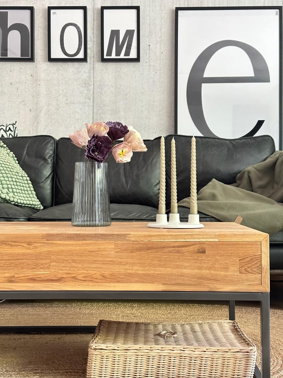 HOME 🩶  #wanddekoration #poster #beton #dekoration #wohnzimmer #couchstyle #couch #livingroom
