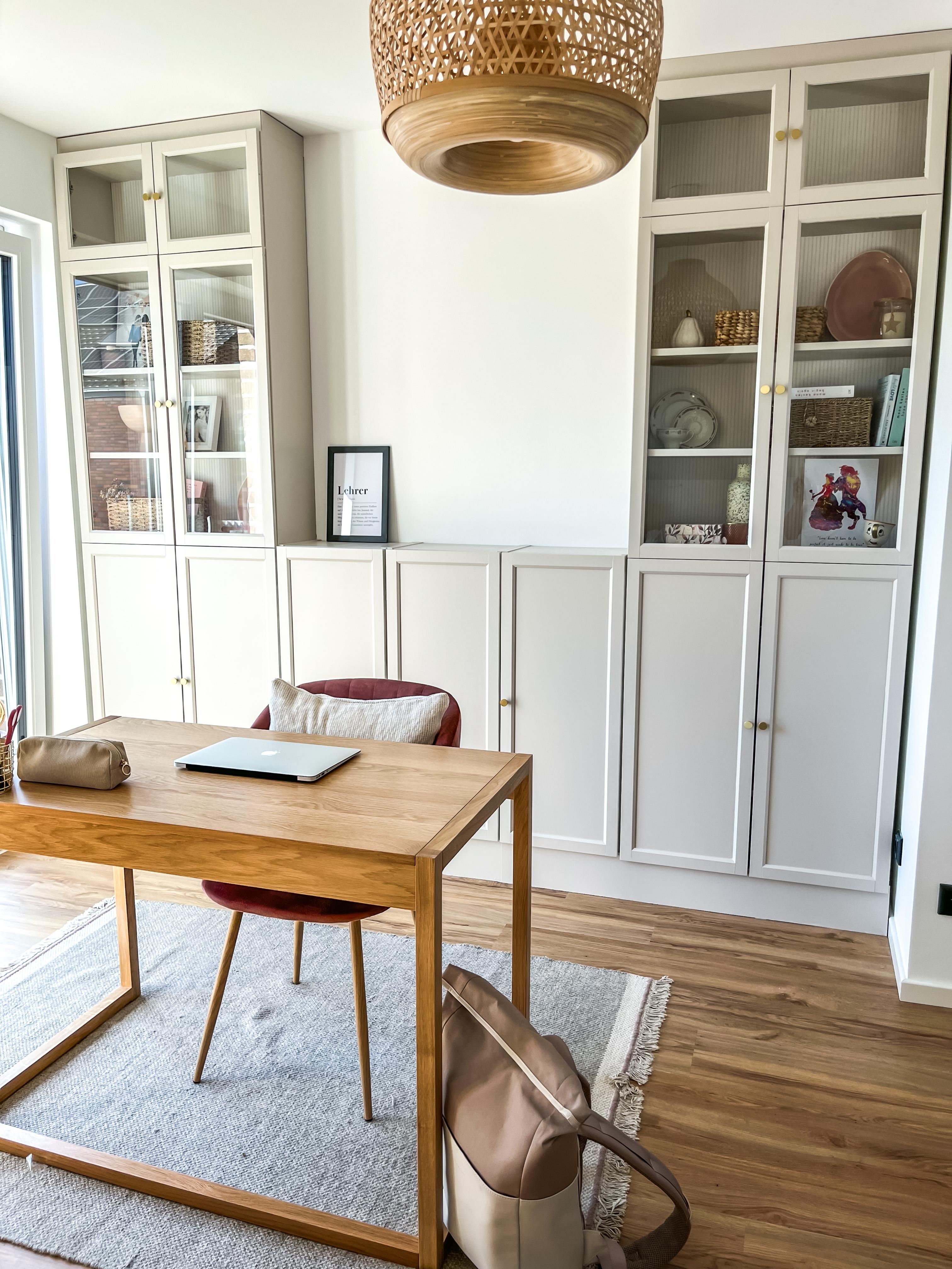 Home Office Makeover
#homeoffice #diy #upcycling #ikeahack #ordnungsliebe #makeover #paint #interiordesign #biy #cozy #skandi #modernrustic #greige 