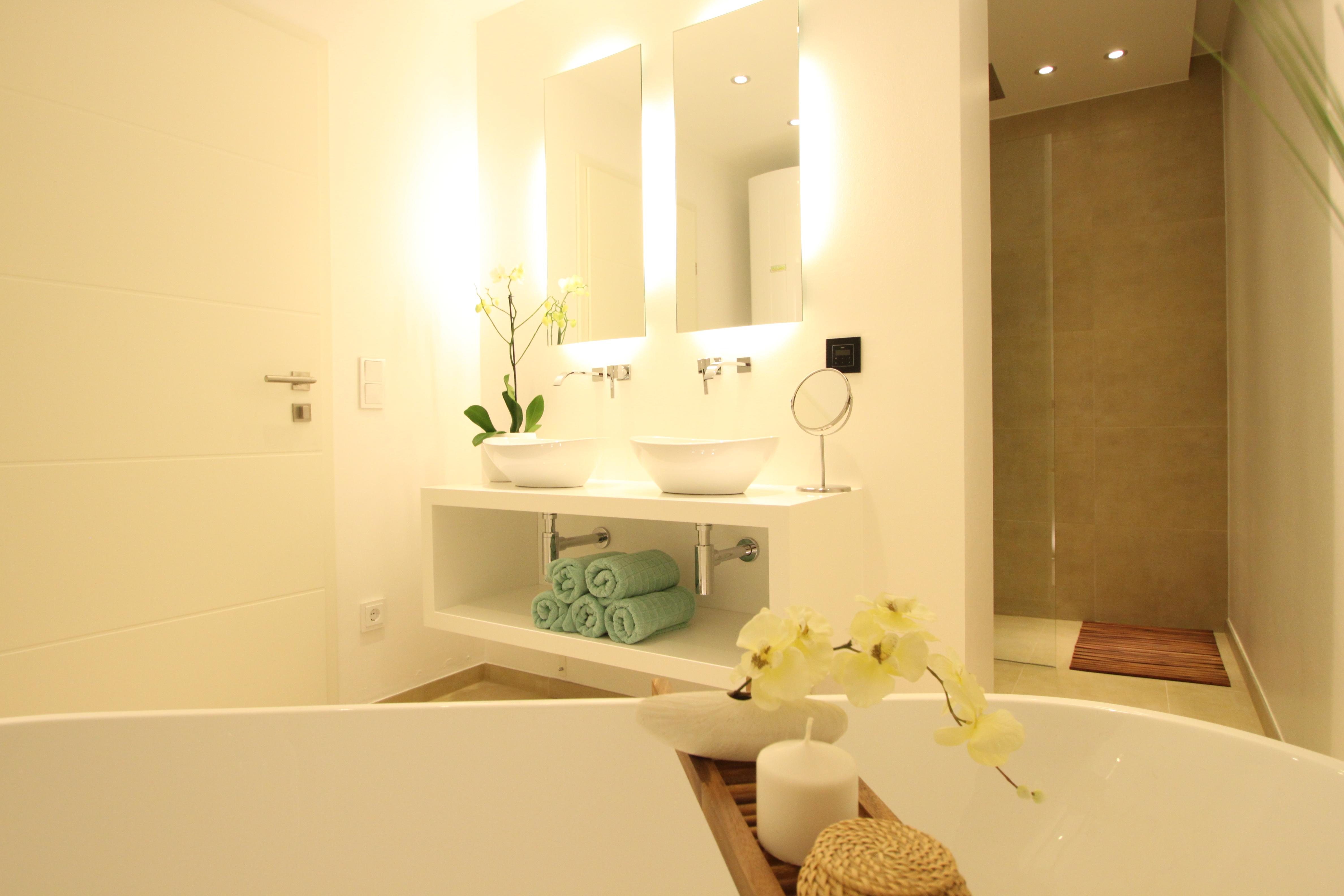 Home Staging Badezimmer #waschtisch #aufsatzwaschbecken ©Hemmer Isabella