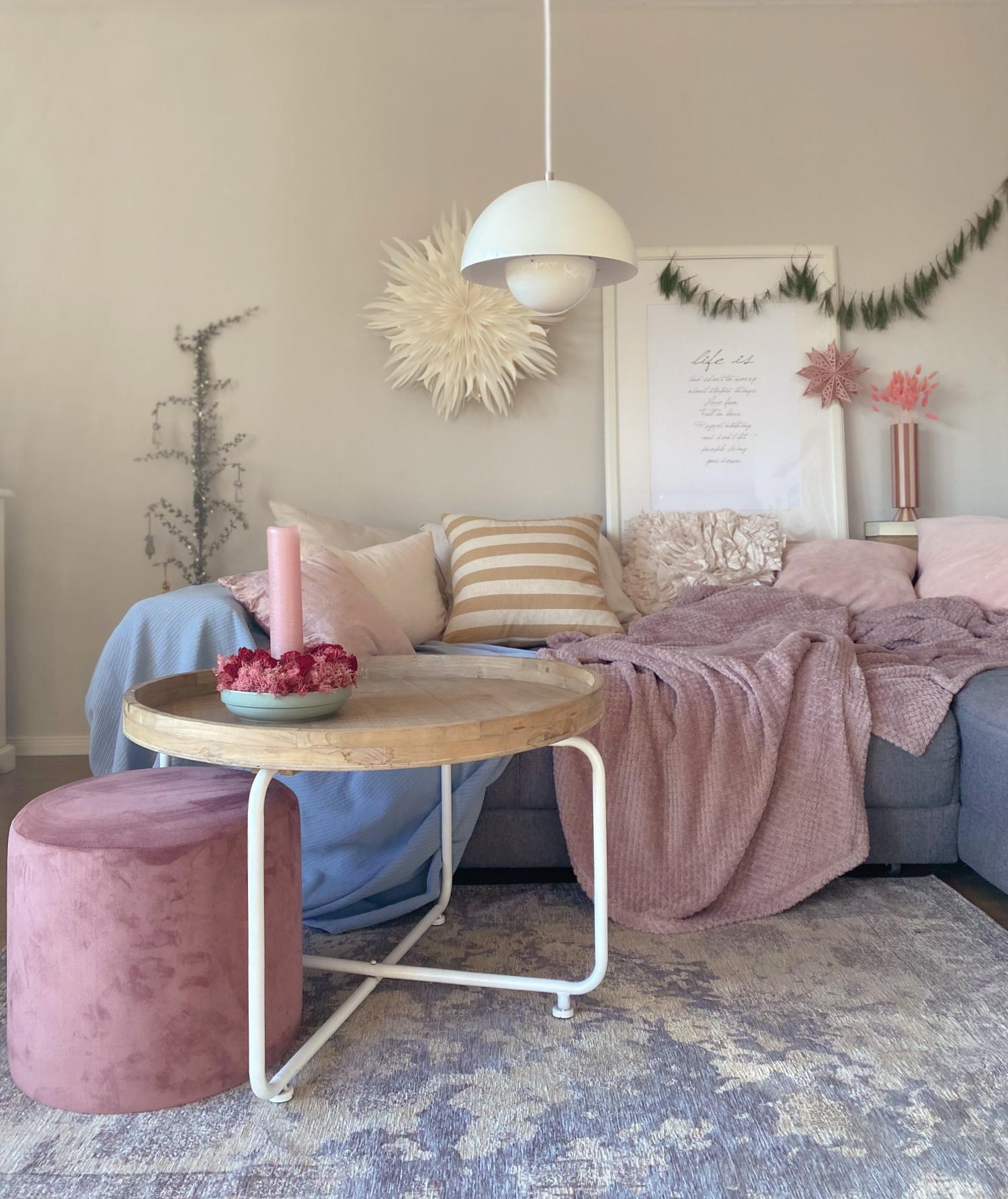 Hyggehome
#weihnachtszeit#xmasdecor#homestyle#colourfulhome#hygge#cozylivingroom