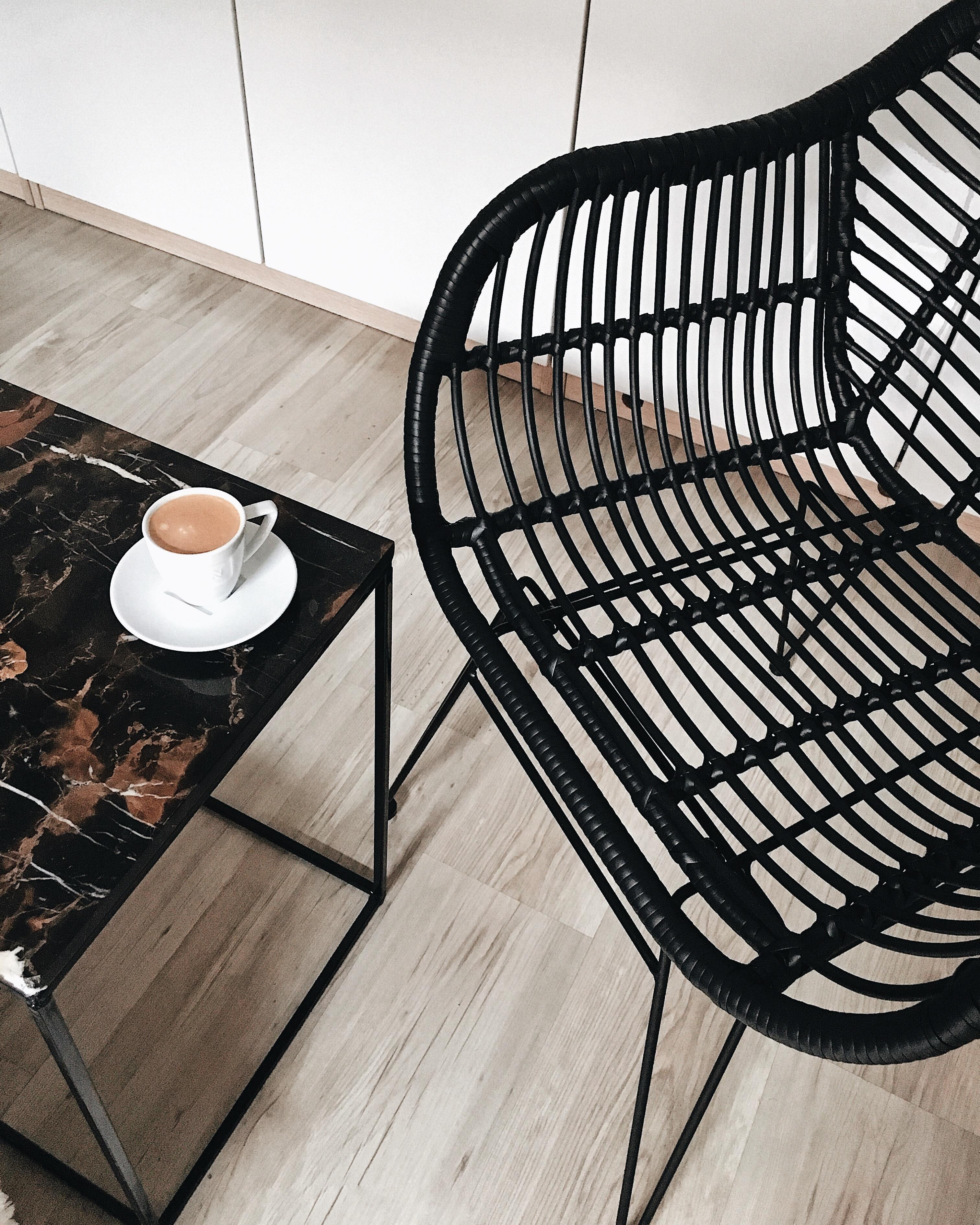 I mean.. #coffee, #marble, #minimalistic interiors. You know me. #home #interior #interiorgoals #livingroom #coffeetable