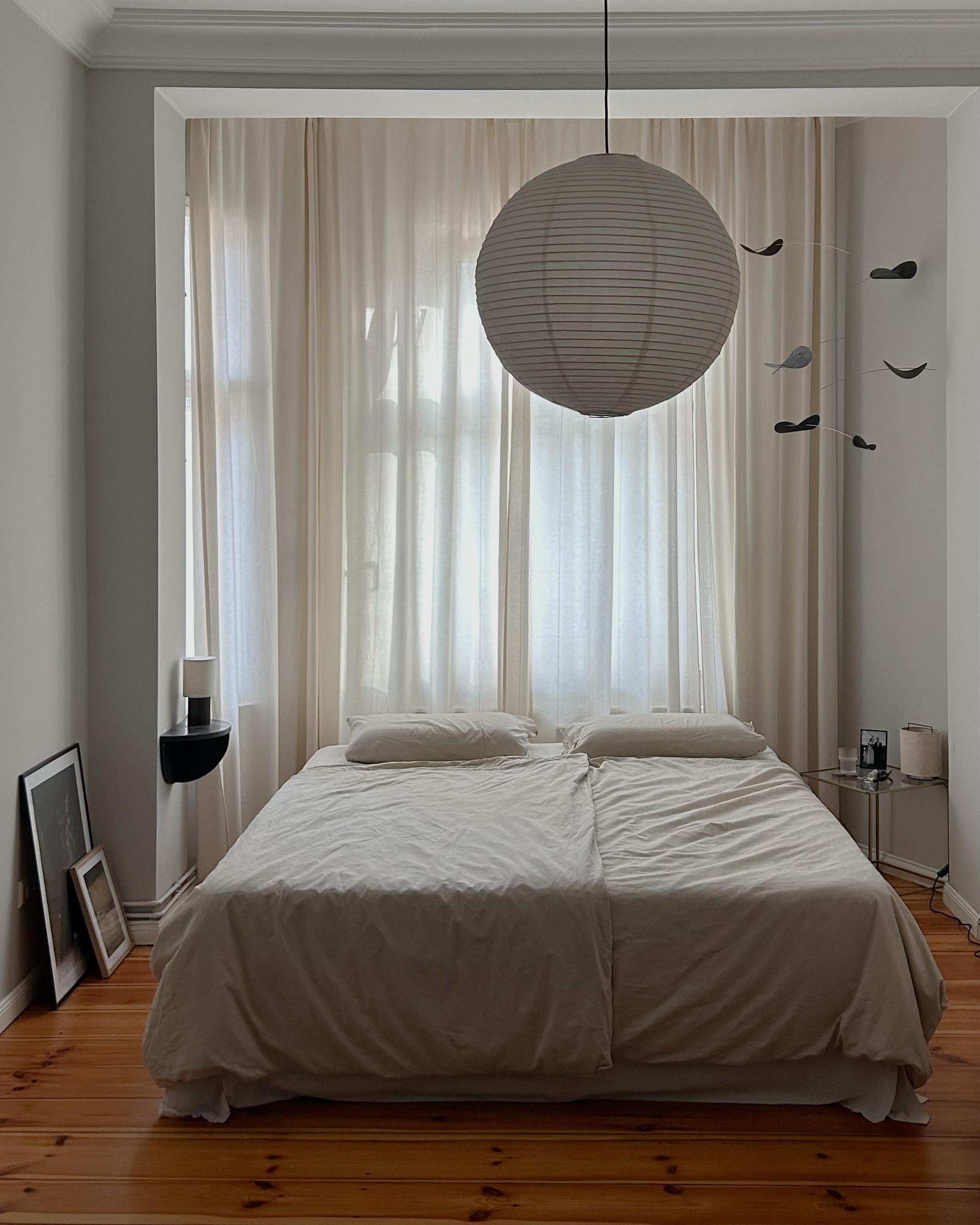 I would like to stay in bed today 💤

#schlafzimmer #minimal #neutralefarben #altbau 