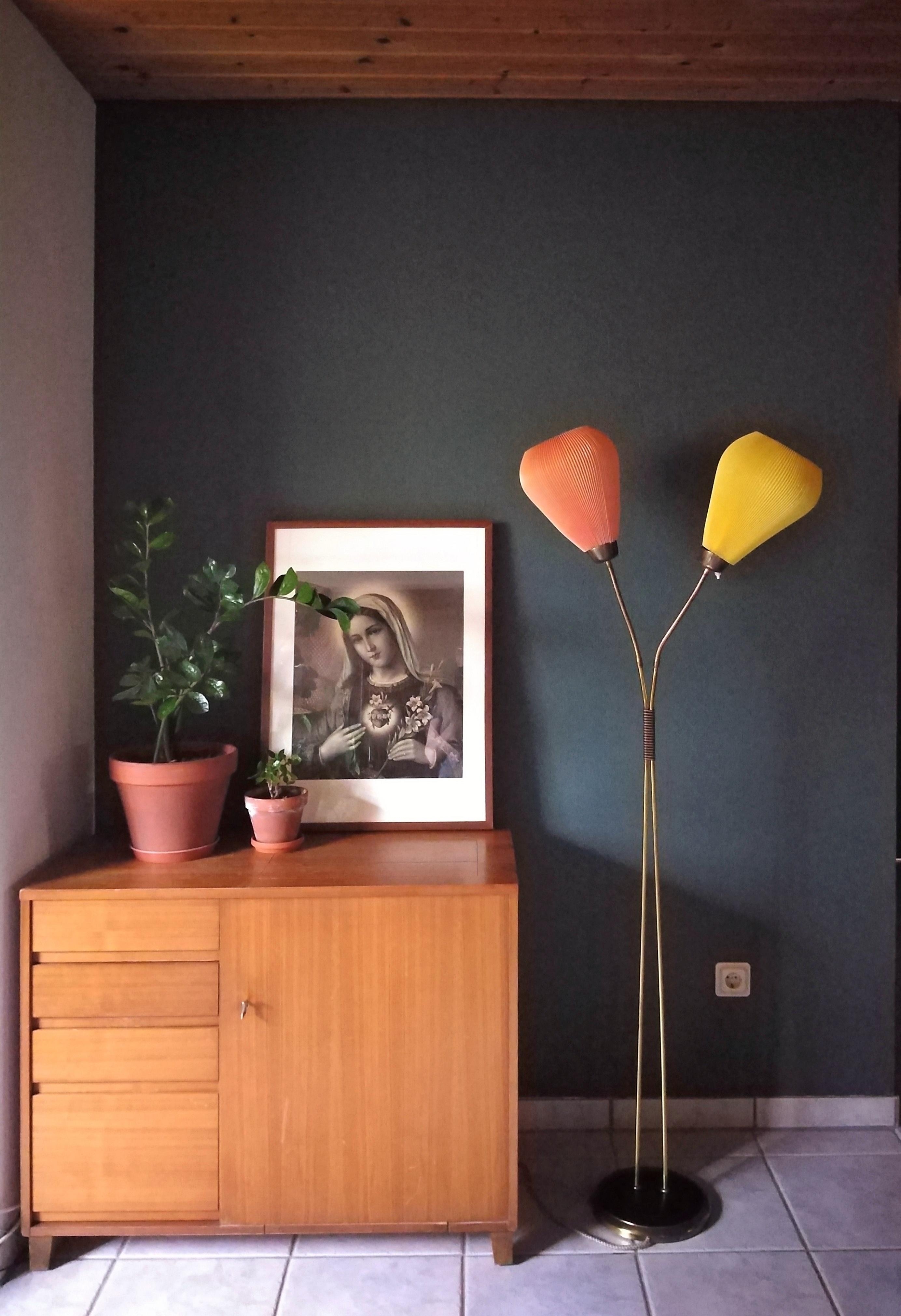 Ich hab mich endlich getraut... Die Wand ist grün. #wohnzimmer #schönerwohnenfarbe #grün #vintage #vintagemöbel