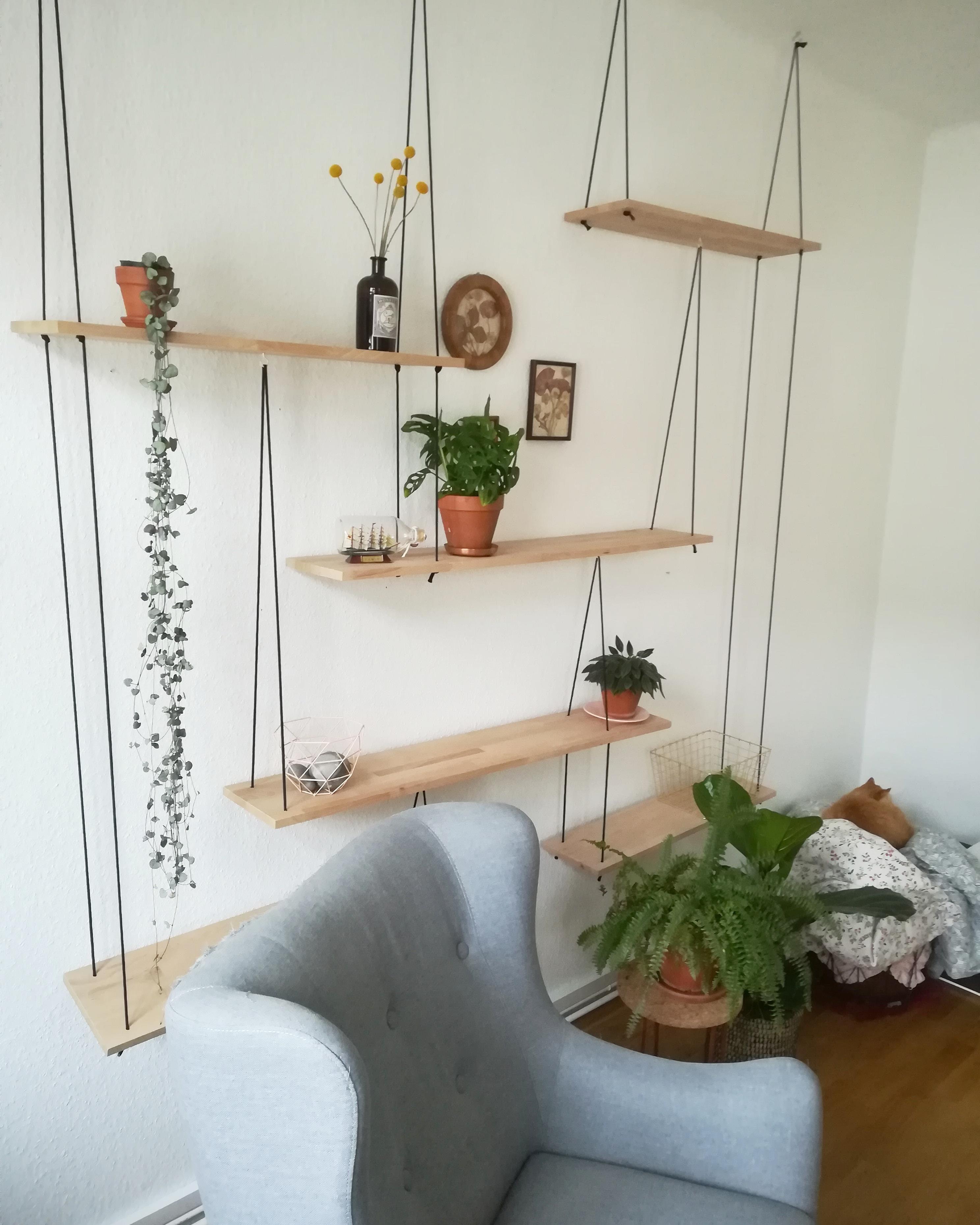 Ich könnte dieses #diyRegal in allen möglichen Winkeln zeigen so sehr mag ich es :) #selfmade #shelf #wooden #diy 