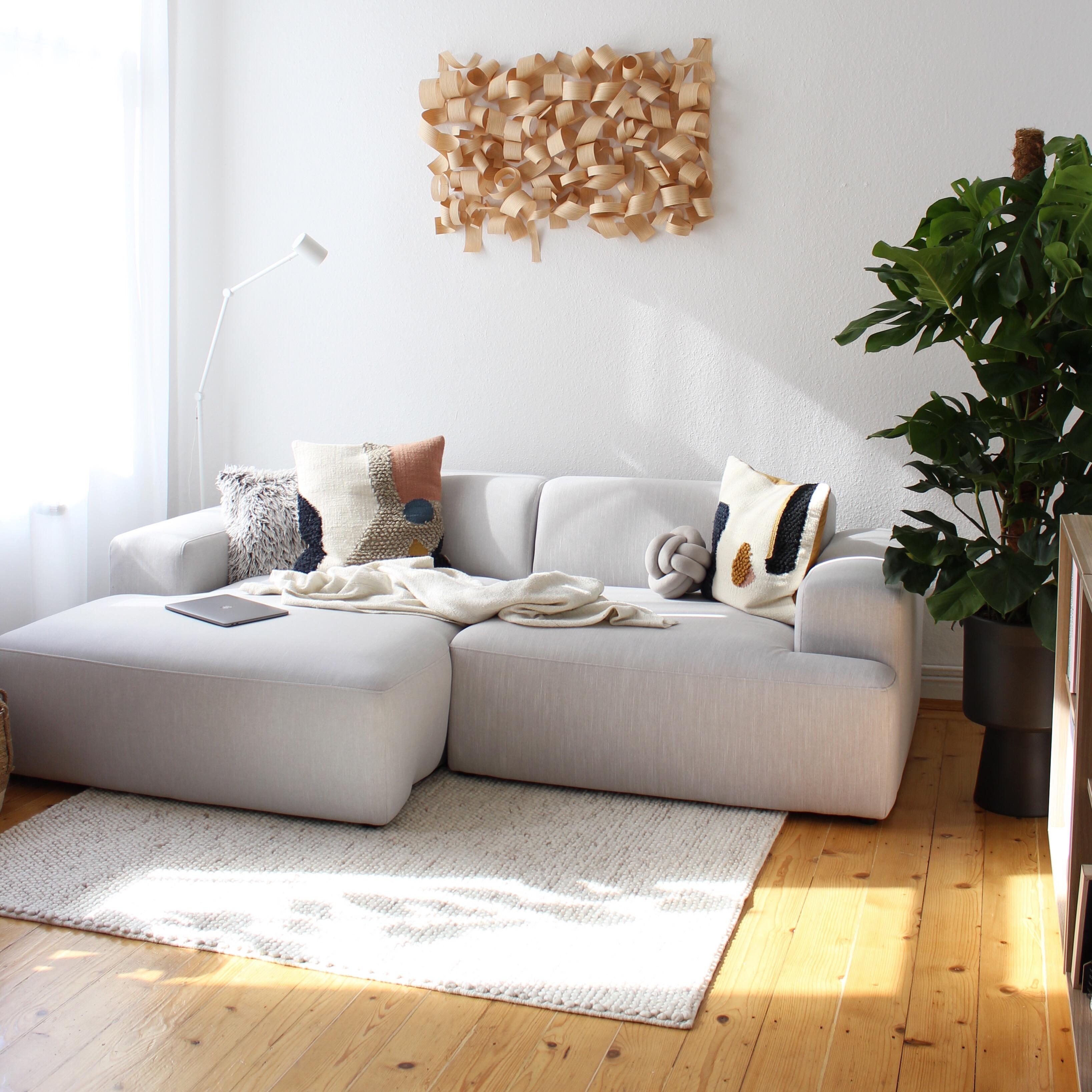 Ich liebe dieses Licht in meinem Wohnzimmer! #light #sunshine #sonnenlicht #wohnzimmer #livingroom #couch #altbauliebe 
