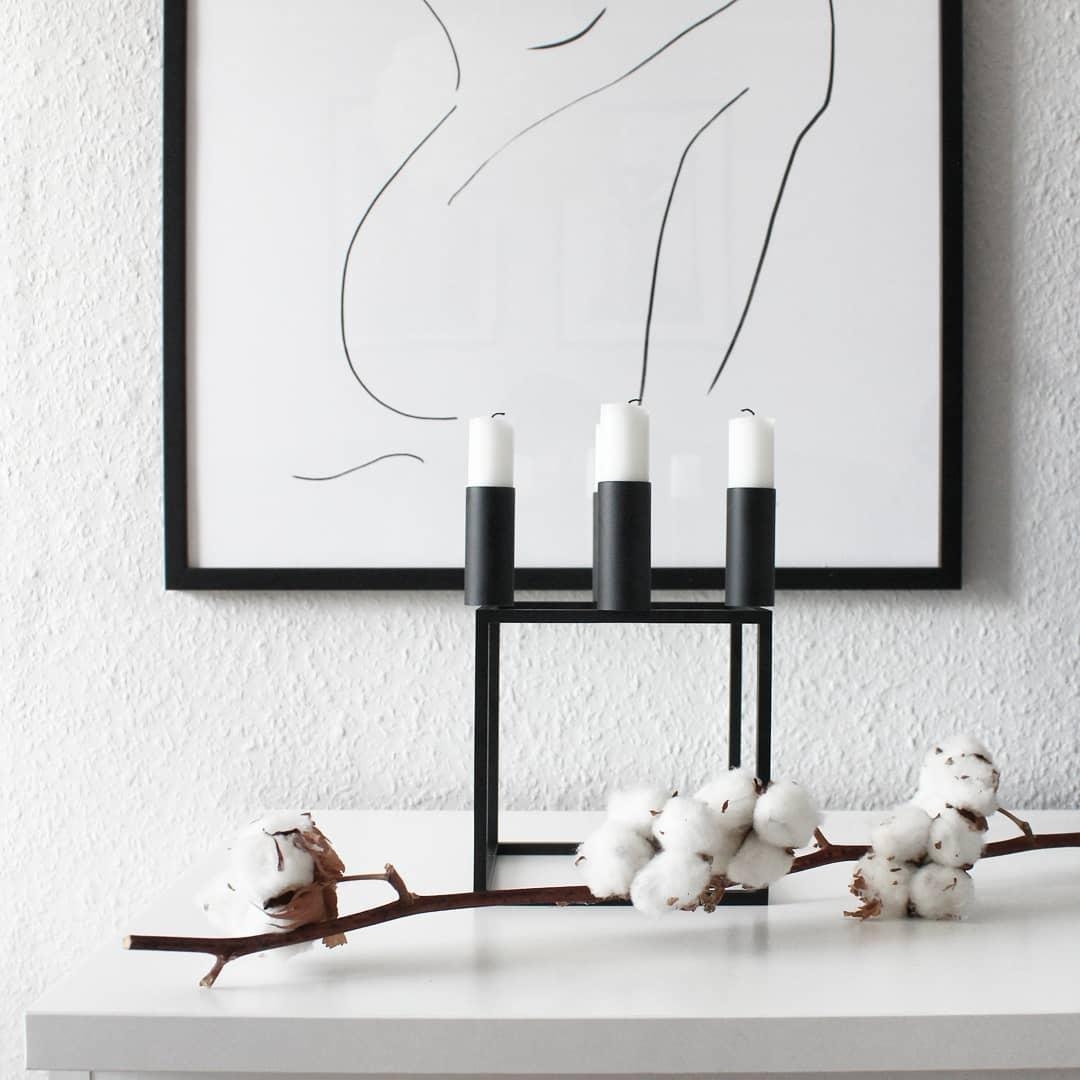 Ich liebe ja den stylischen Kerzenhalter von #bylassen! Der schleicht sich moment in jedes Bild😅
#skandinavischwohnen 