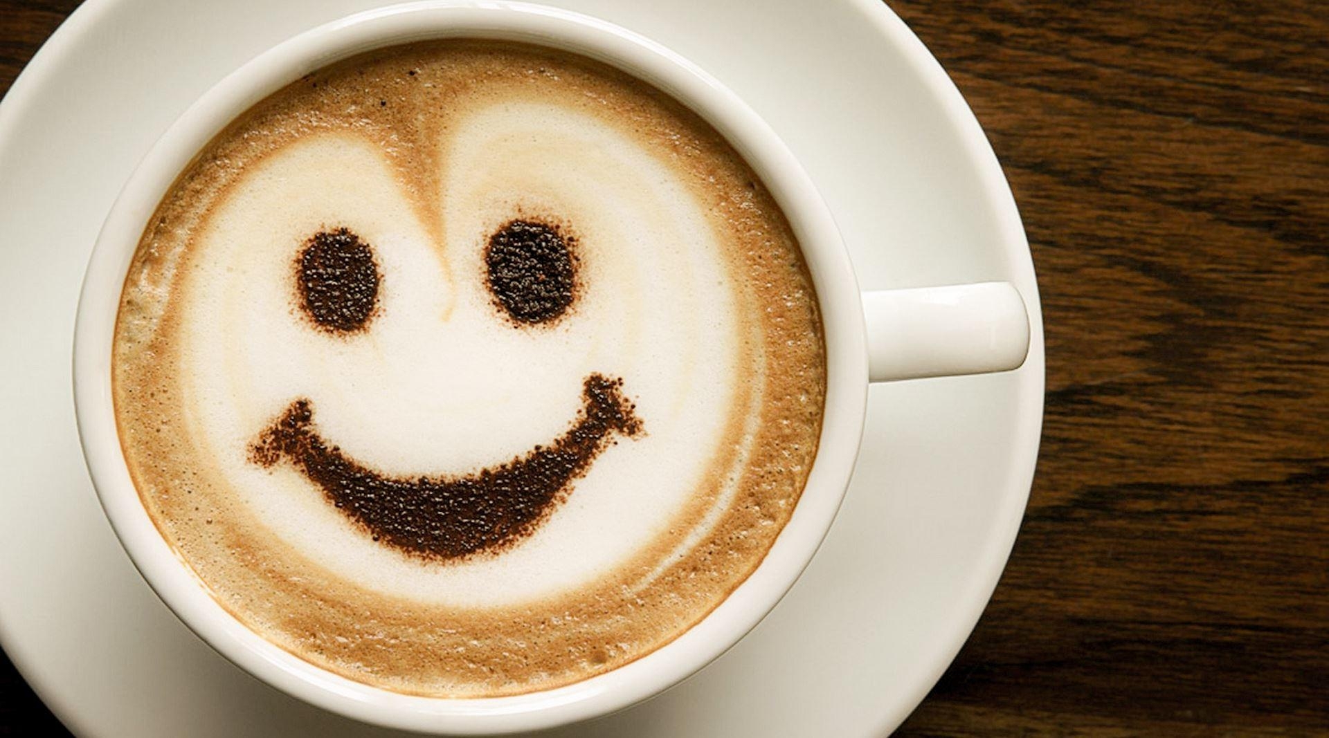Ich liebe Kaffee trinken mit 3 Zucker und Milch