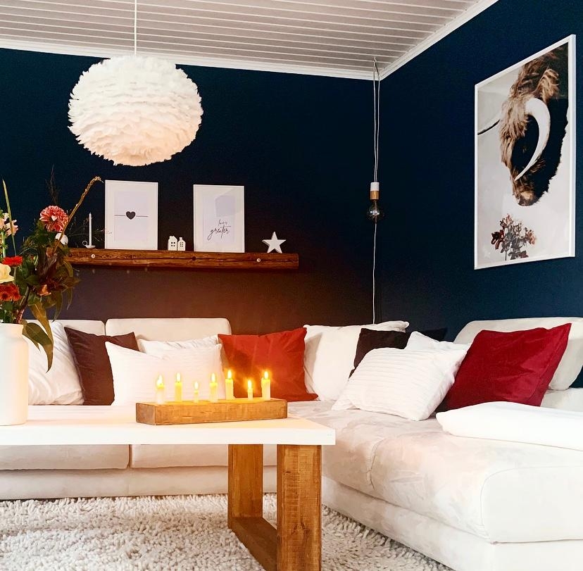 Ich liebe meine Wandfarbe(graublau im hellen), sie lässt das weiß so strahlen 😍 #walldecor #wohnzimmer #wohnzimmerideen 
