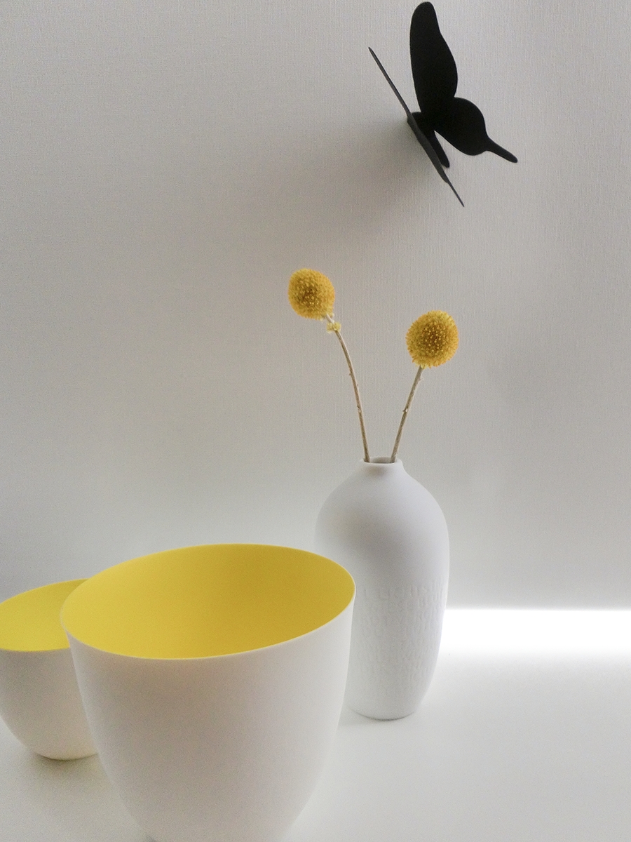 Ich liebe #sonnengelb!
#gelb #trommelstöckchen #schmetterling #schwarz #weiß #vase #couchliebt