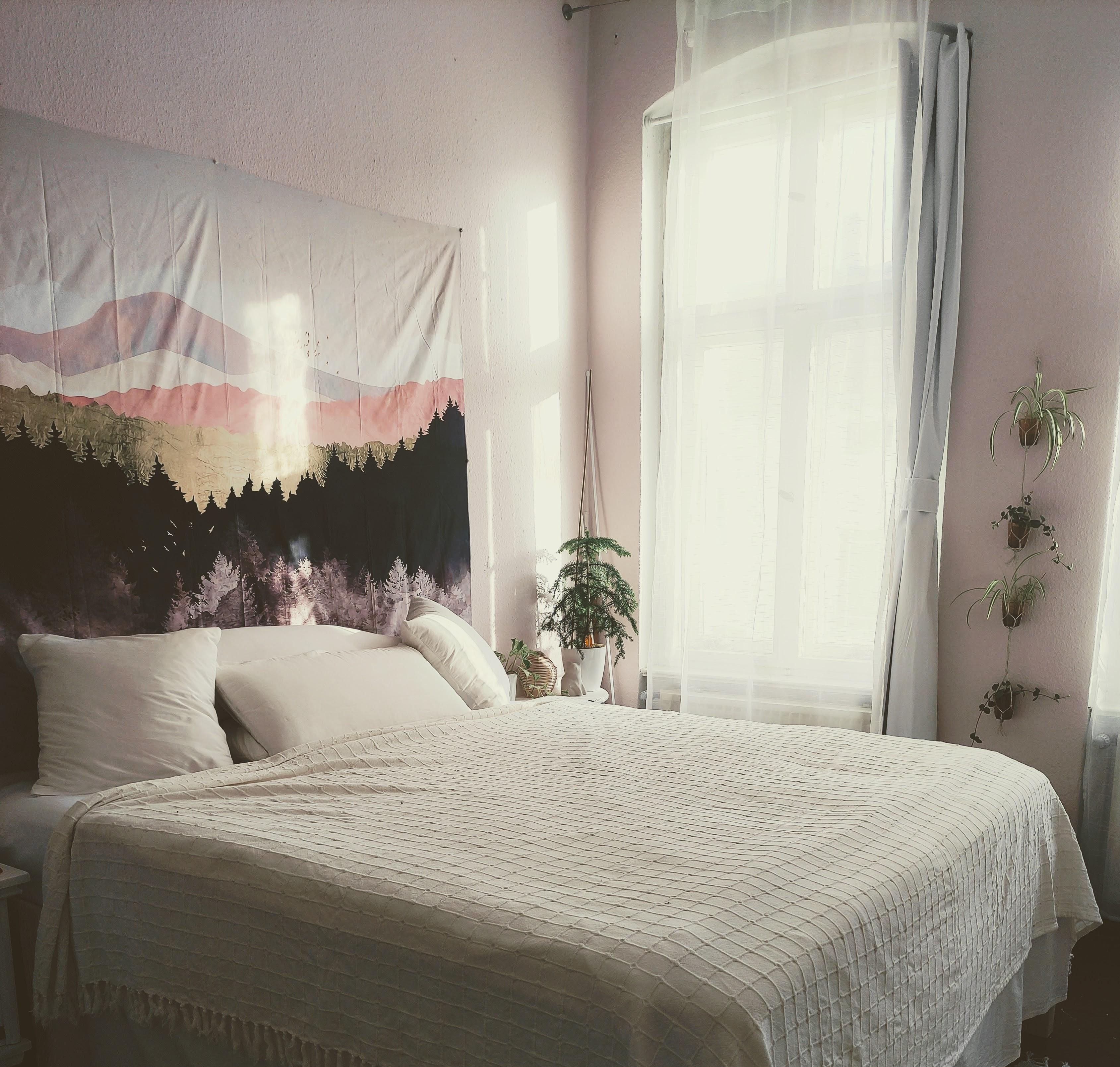 Ich mag das Licht im #Schlafzimmer und meinen #Wandteppich :) Bald werden die Wände aber wieder weiß. 