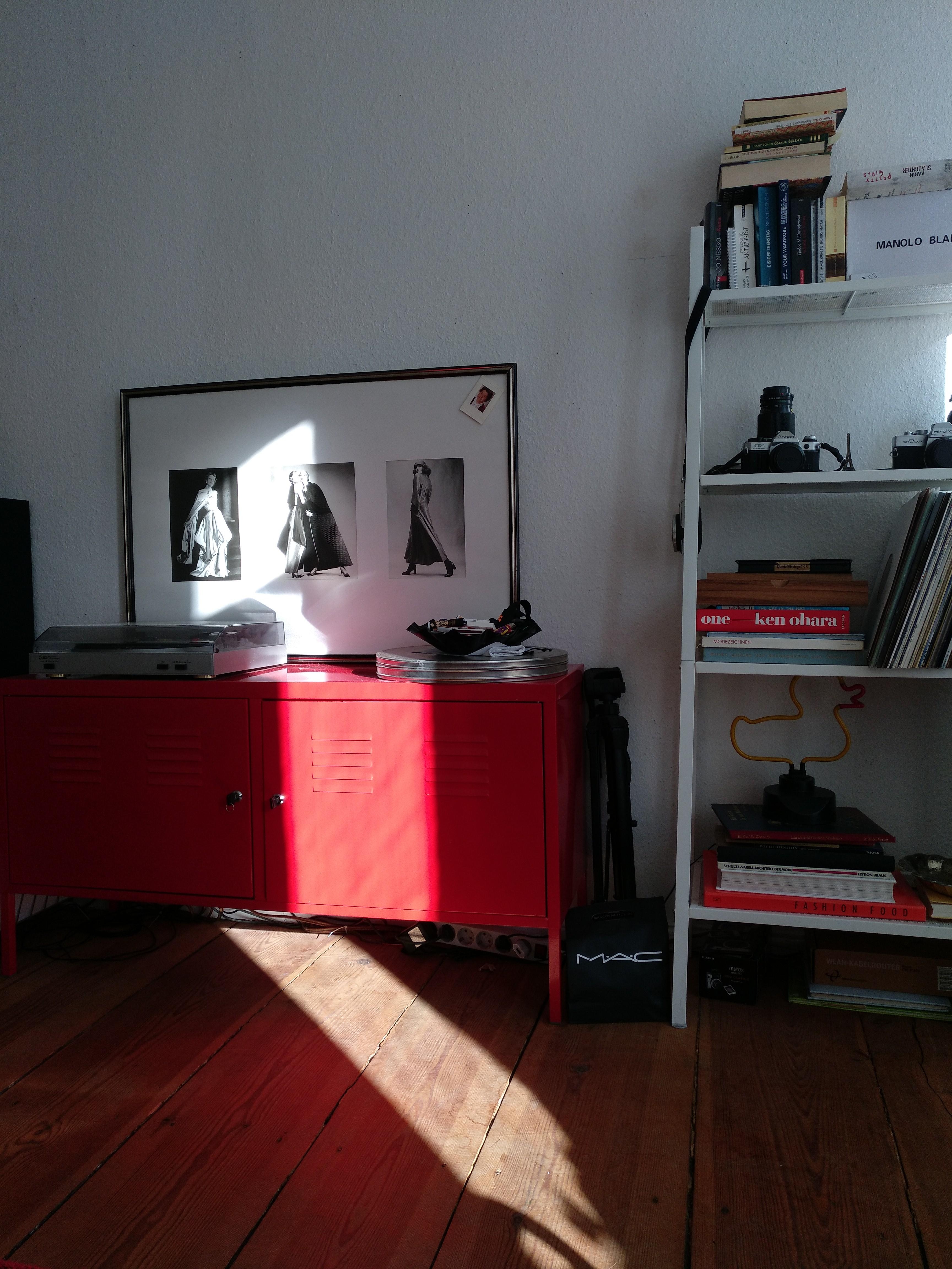 Ich mag es minimalistisch, aber wohnlich. #industrial #red