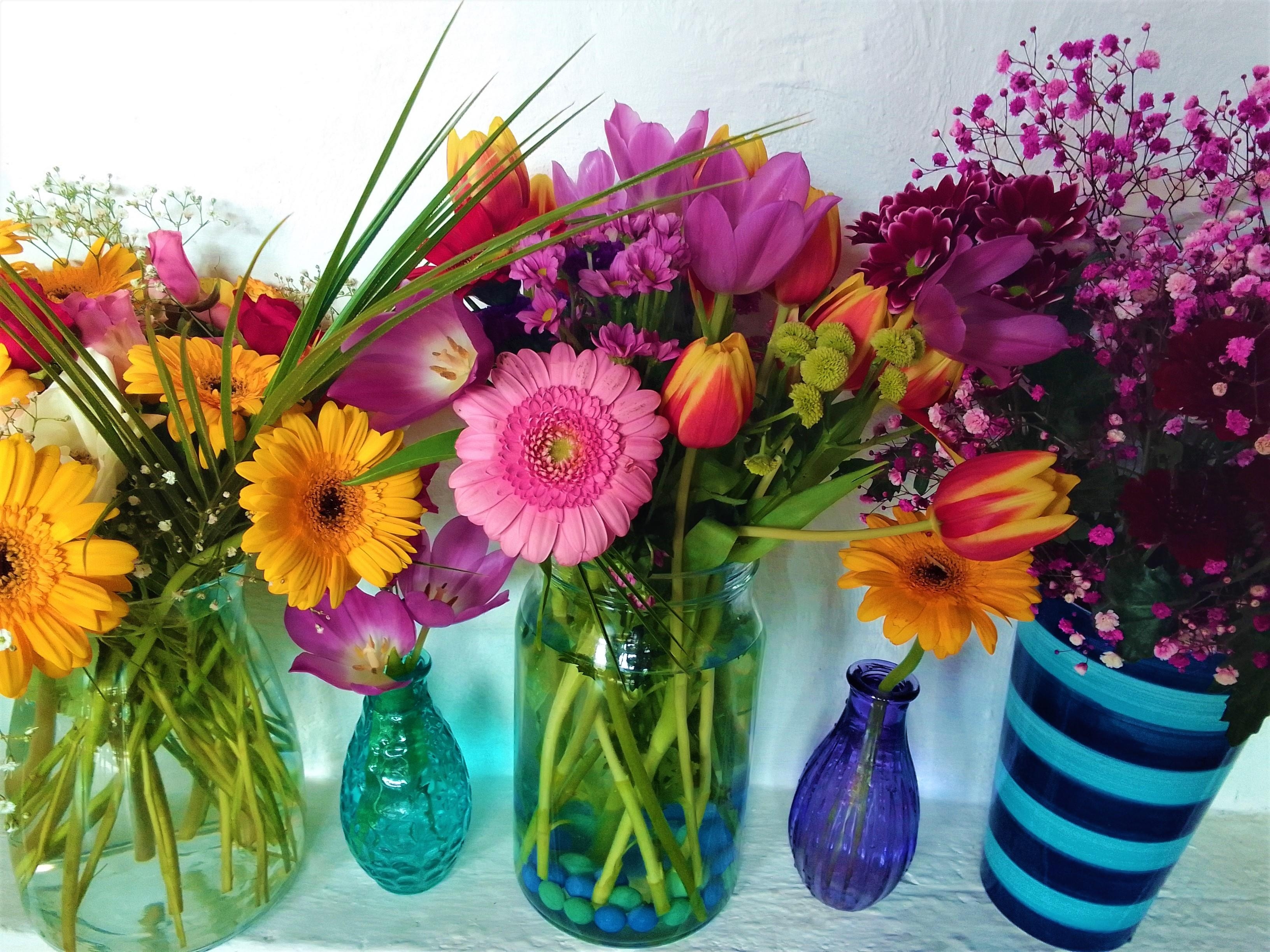 ich mag sie alle #Blumen #bunt #Vase #Glas #Keramik
