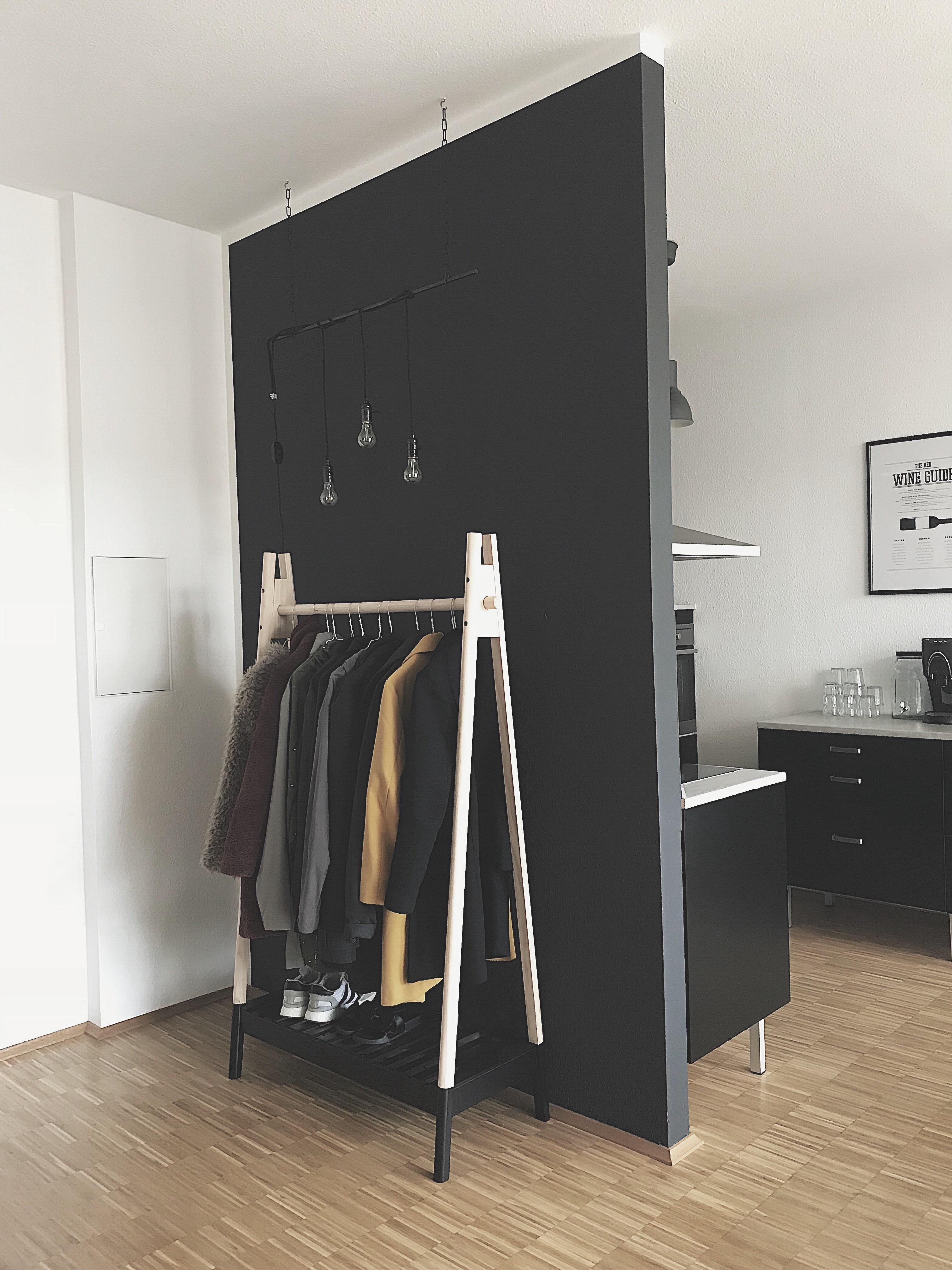 ich starte hier erstmal mit einem wohnzimmerbild 🙋🏽‍♀️ #black #interiorlove #livingroom #myhome #couchmagazin