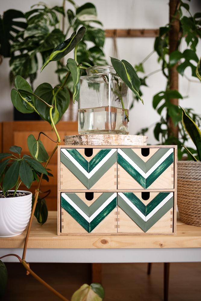 IKEA Moppe Hack. Upcycling mit Holzstielen im Chevron Stil.
#ikeahack #moppehack #upcycling