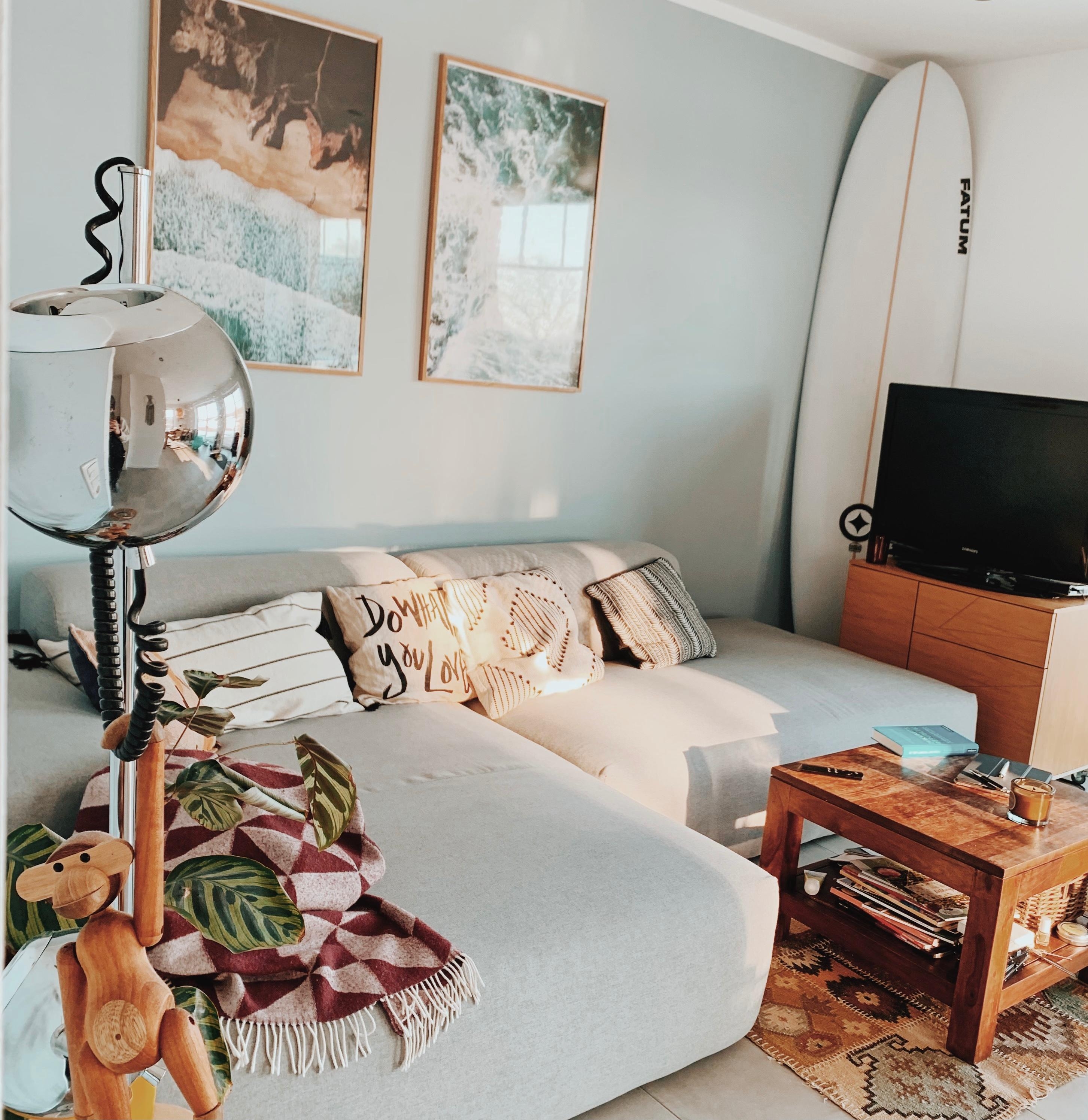 Im Wohnzimmer vom nächsten Surfurlaub träumen.
#wohnzimmer #surfstyle