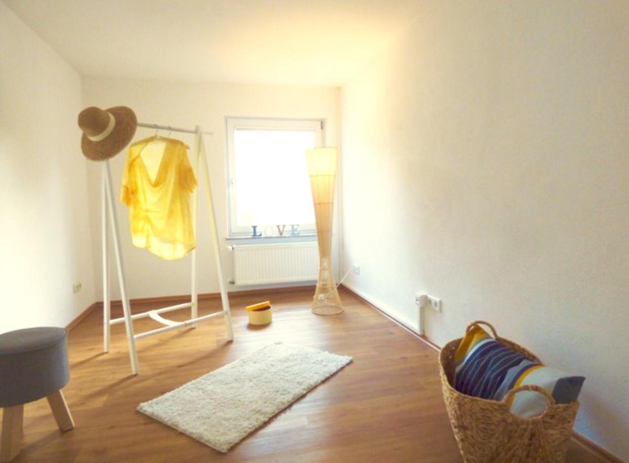 Impressionen #ankleidezimmer #kleiderschrank  #homestaging aus einem Projekt von HOME STAGING MÜNCH 
