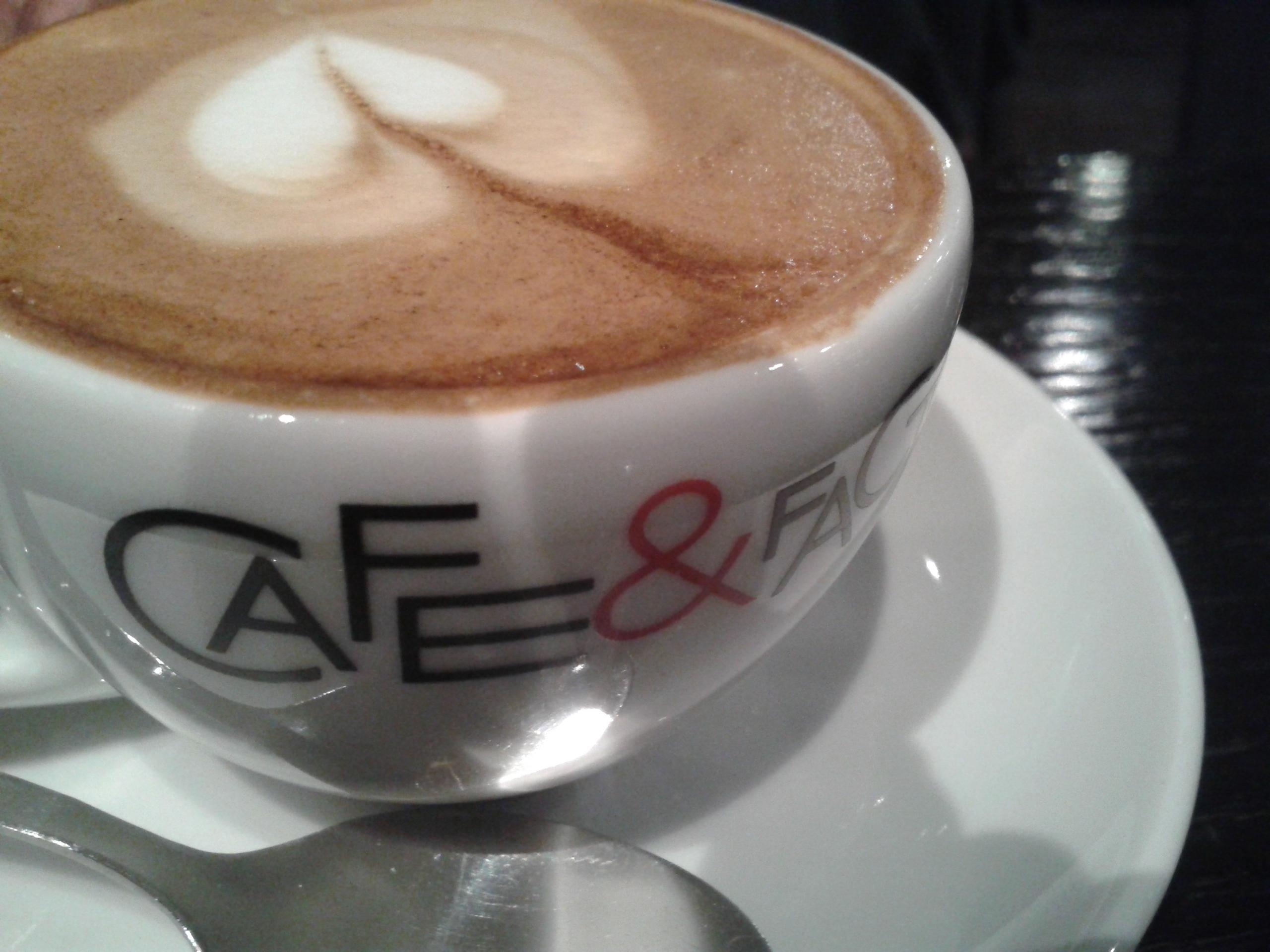 In Zagreb im Caféhaus ein Café
mit Liebe gemacht!
#foodchallenge #coffeelover #coffeewithheart #happy #madewithlove