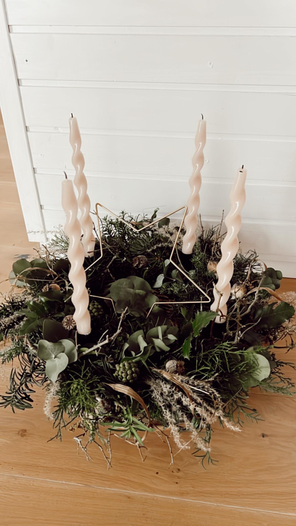 Inspo vom letzten Jahr - mein „wilder“ Adventskranz #adventskranz #adventskranzideen #weihnachten #xmas 