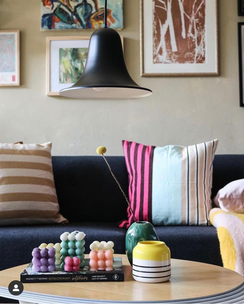 #interior #kerzen #kerzenliebe #bubblekerzen #deko #kissenliebe #wohnzimmer
#couchstyle 