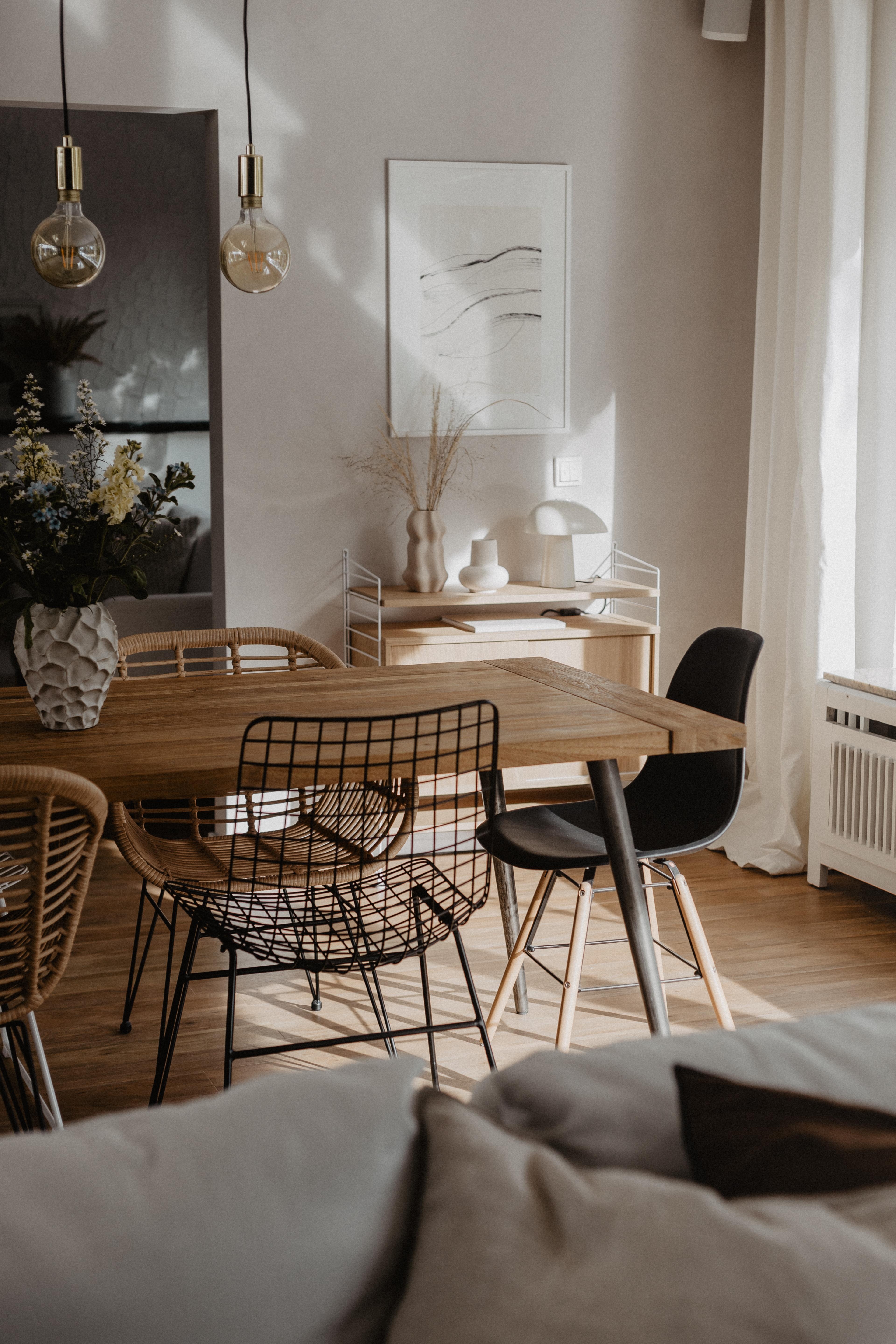 #interior #living #wohnzimmer #essplatz #sonne #sommer #blumen