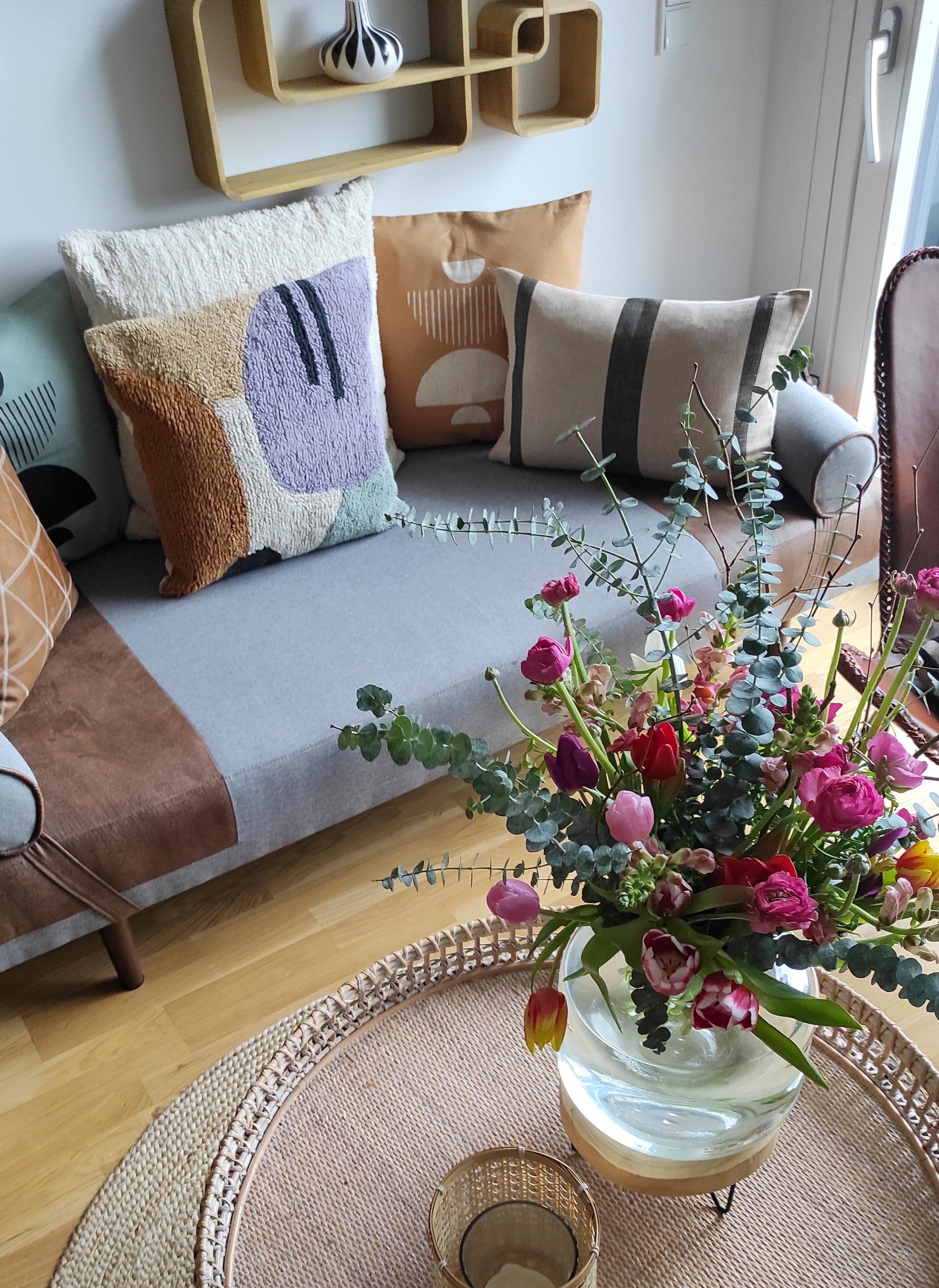 #interiortrends2022 #interior #lila #living #blumenliebe #decor #decoration #home #homelove #flowers #blumenstrauss 