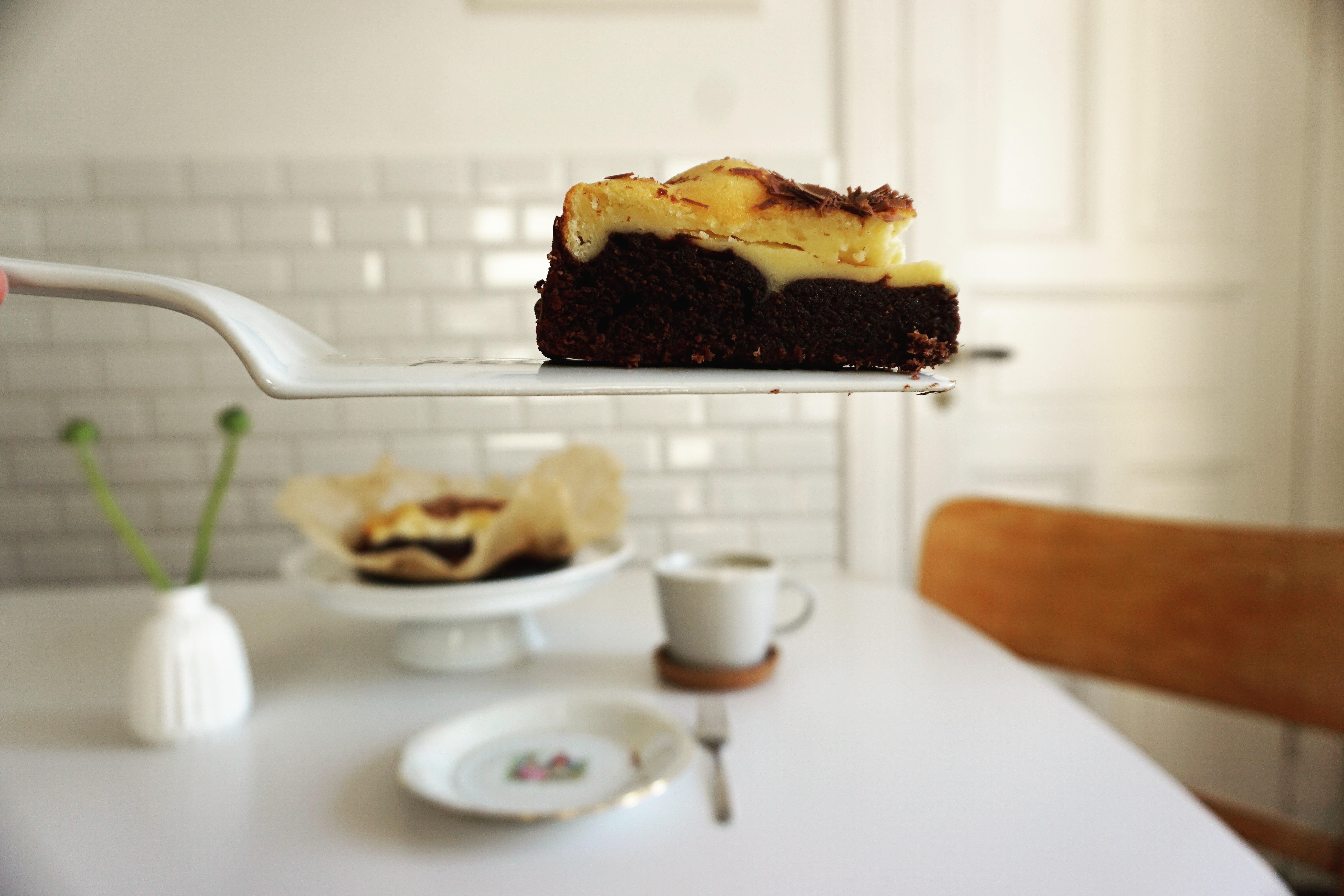 Käsesahne-Brownie ❤ #kuchen #brownie #küche #altbau #altbauliebe #metrofliesen 