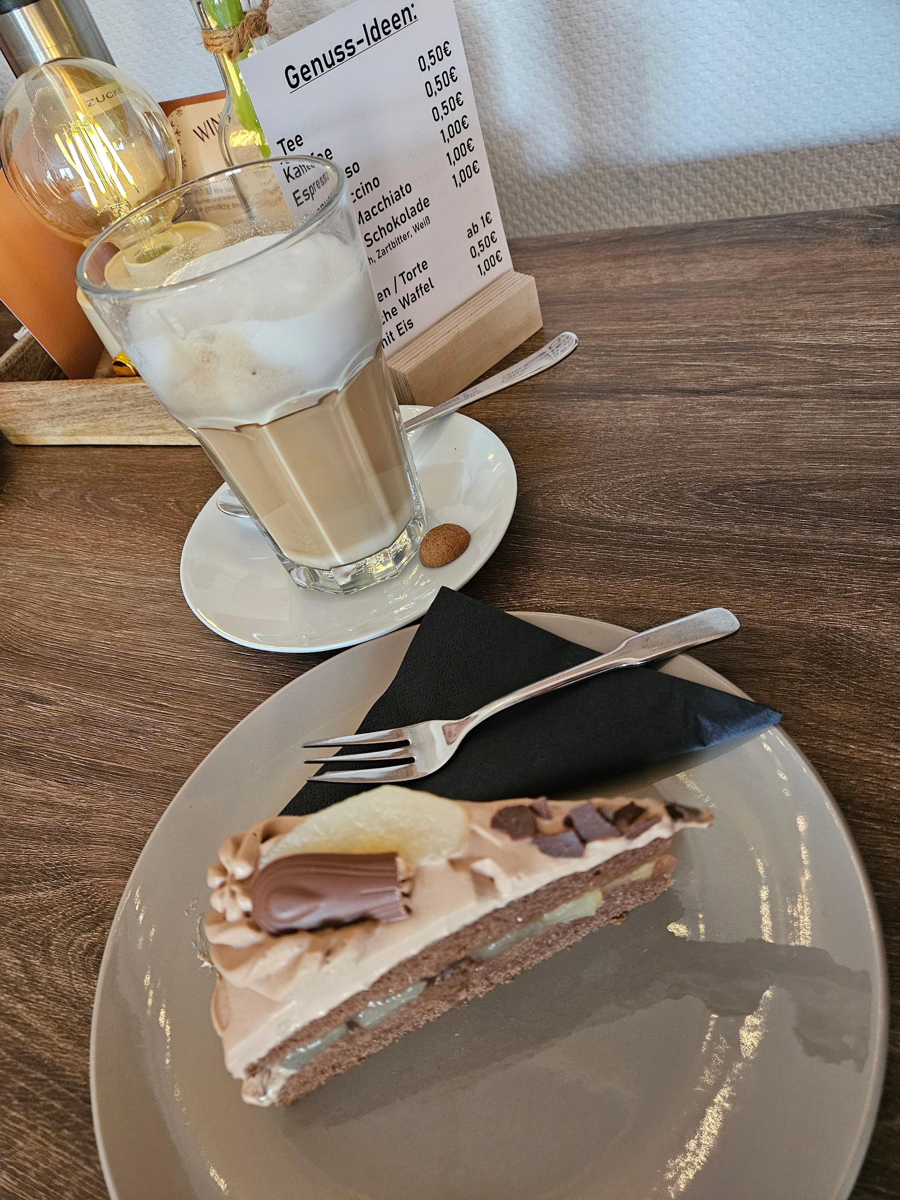 Kaffee- & Kuchenzeit (Kuchen: Schokolade trifft Birne).