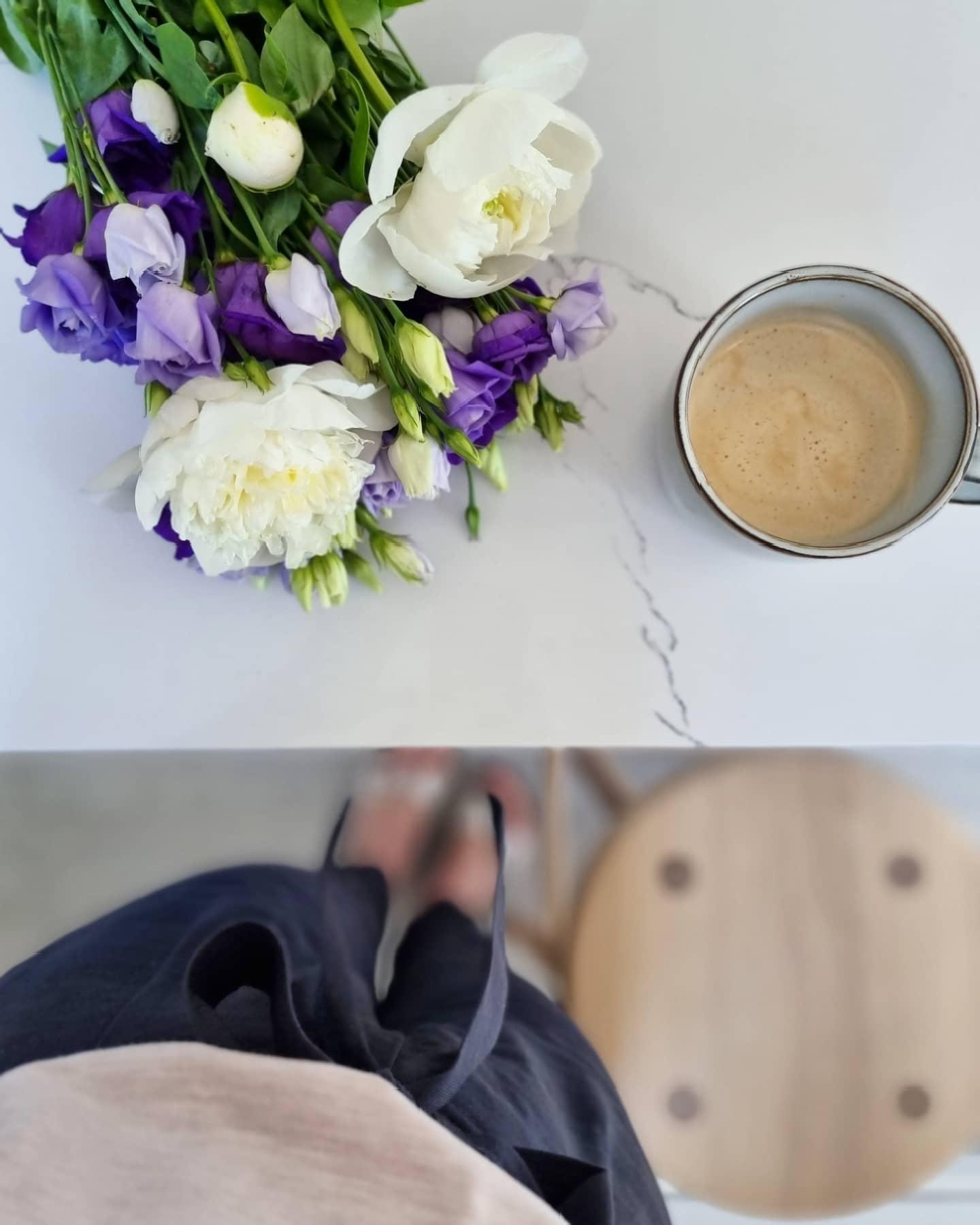 #kaffee #gutenmorgen #couchliebt #freshflowerfriday #lila