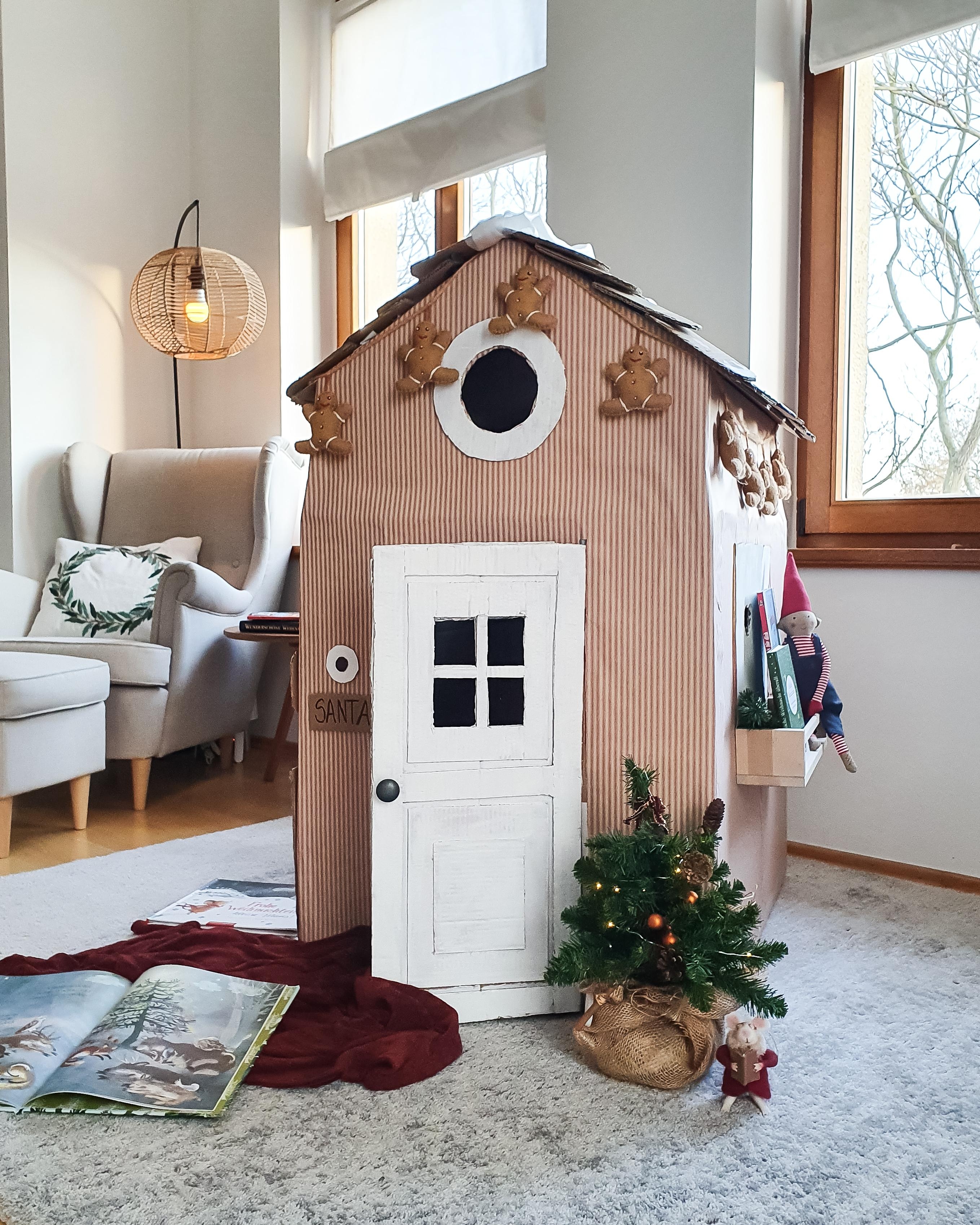 Kartonhaus weihnachtlich umdekoriert #diy #crafting #kidsroom