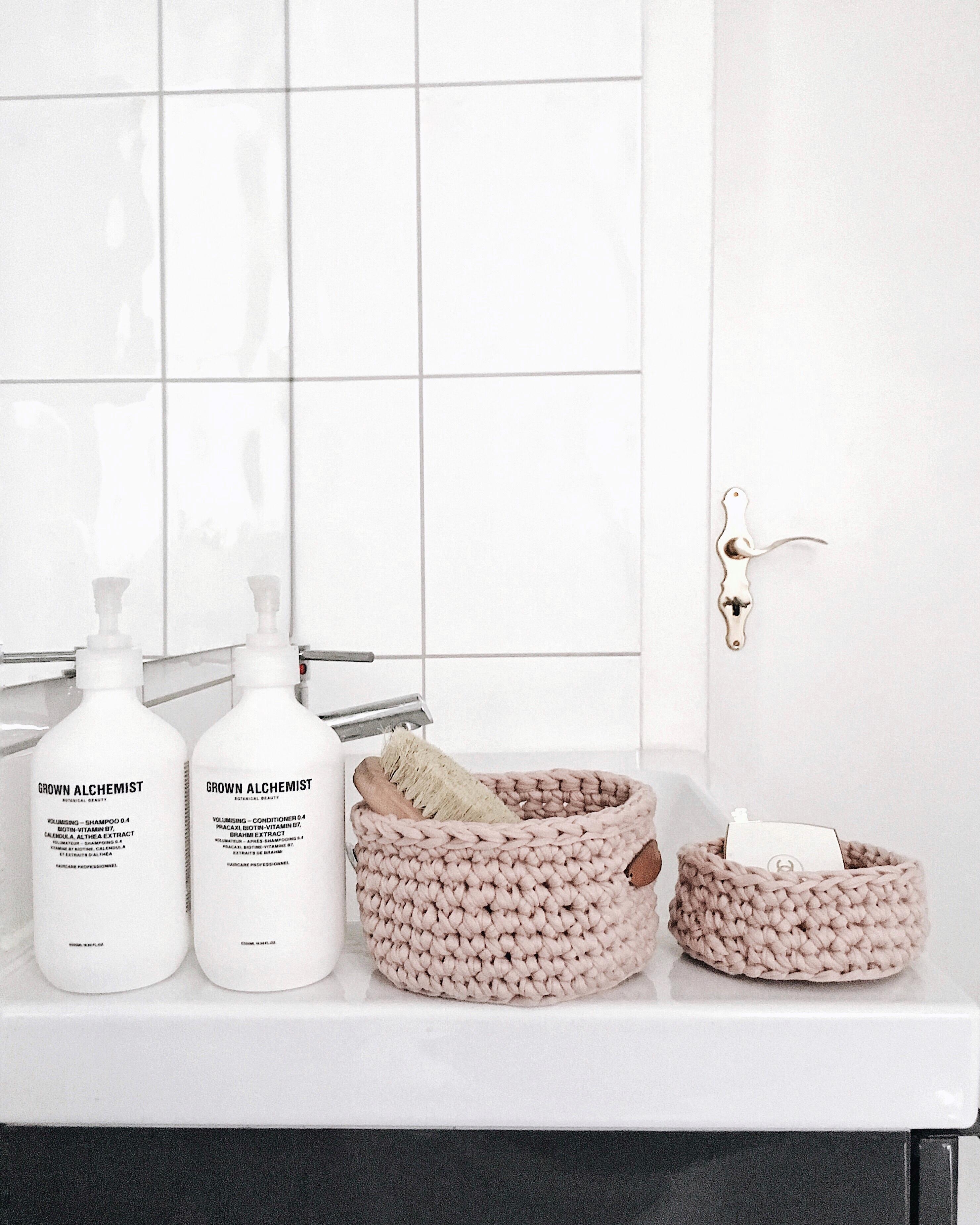 Keep it simple.
#minimalismo #design #home #styleinspiration #bathroom #organic #cosmeticsaddict #style #badezimmerdeko