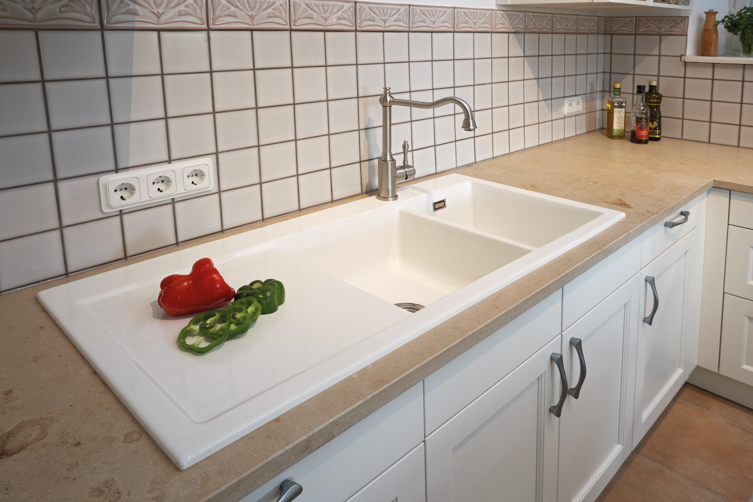 Keramik-Spüle mit Doppelbecken #küche #altbau #rustikal ©Küchen Quelle GmbH