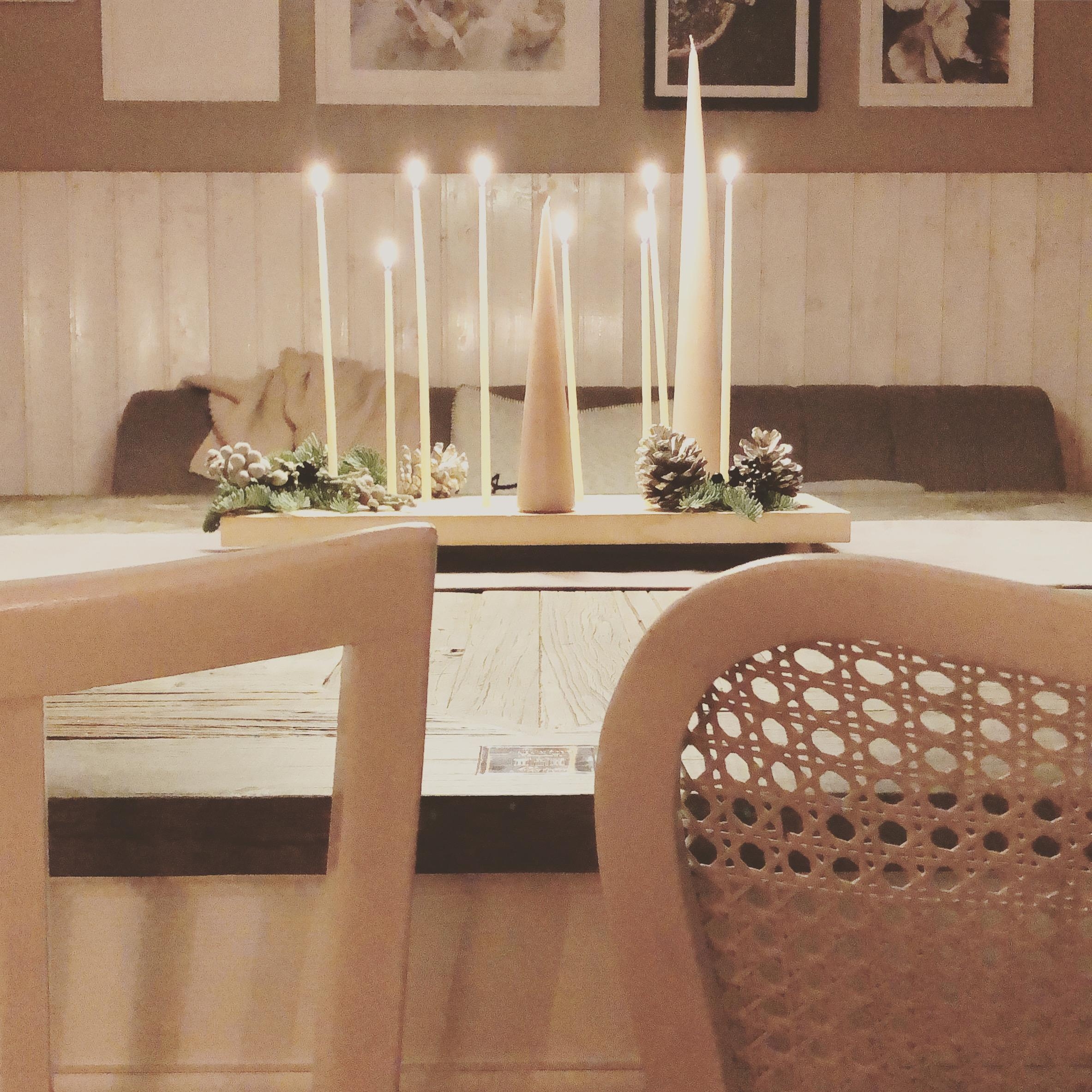 Kerzen zaubern einfach das schönste Licht.
#kerzen#kerzenschein#kerzenbrett