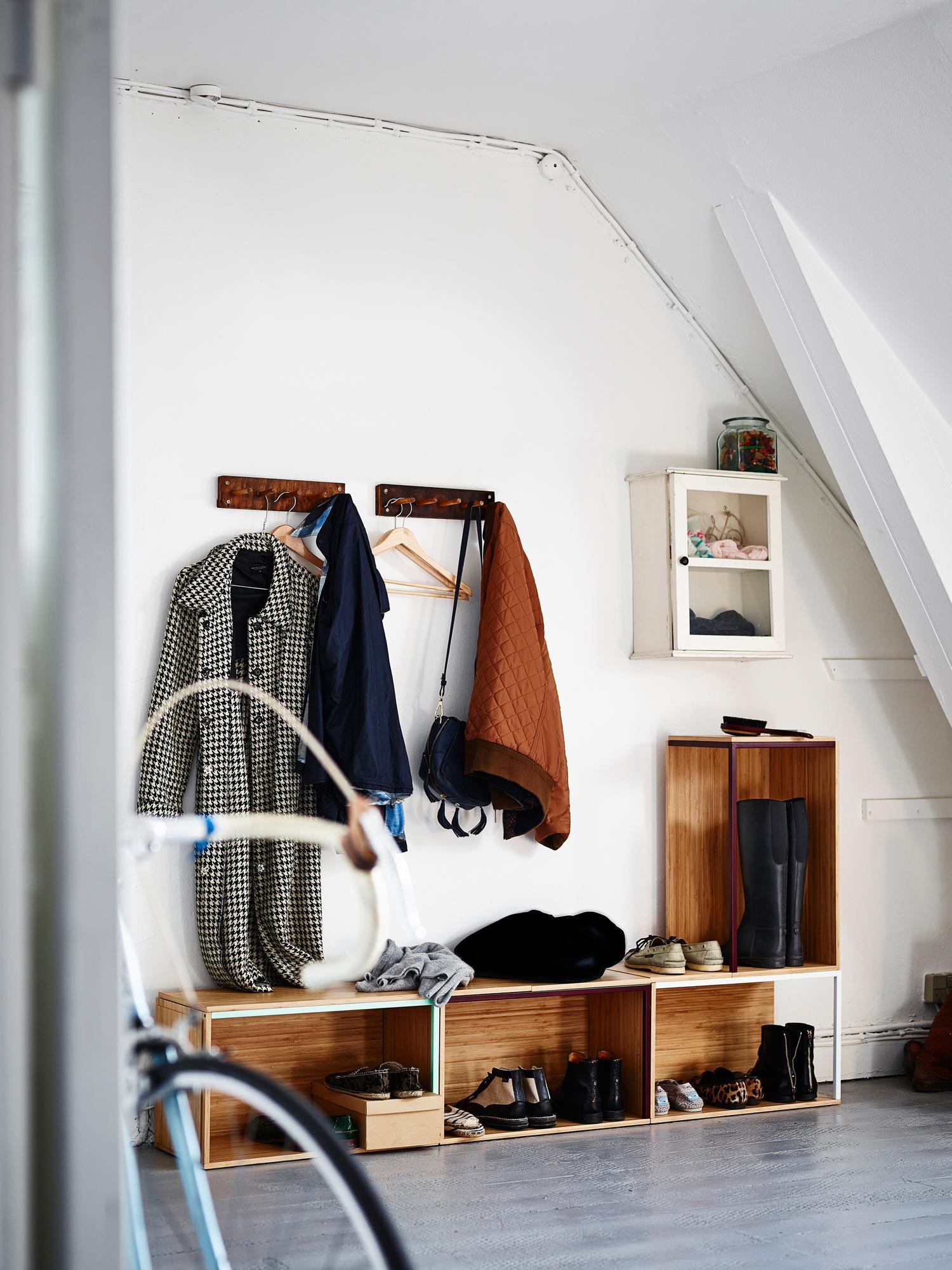 Kistensystem als Garderobe #aufbewahrung #ikea #garderobe #flurgestaltung ©Inter IKEA Systems B.V.