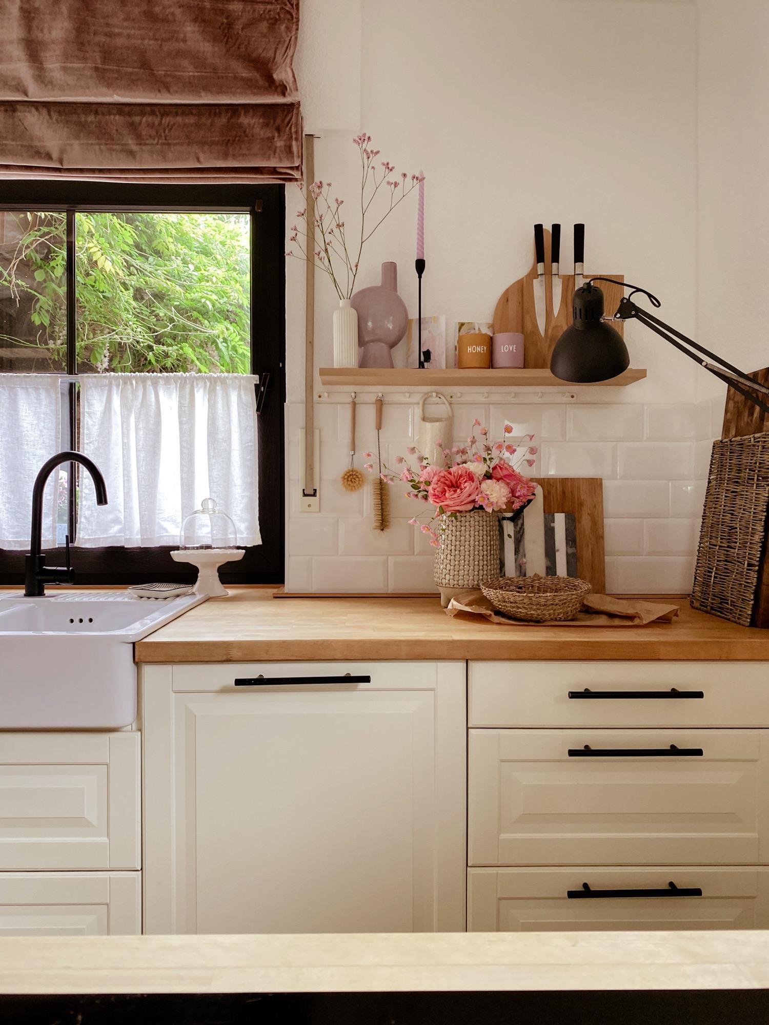 Kitchenview
#küchendesign#scandihome#landhausküche#blickinsgrüne#details#kitchen#cottagestyle