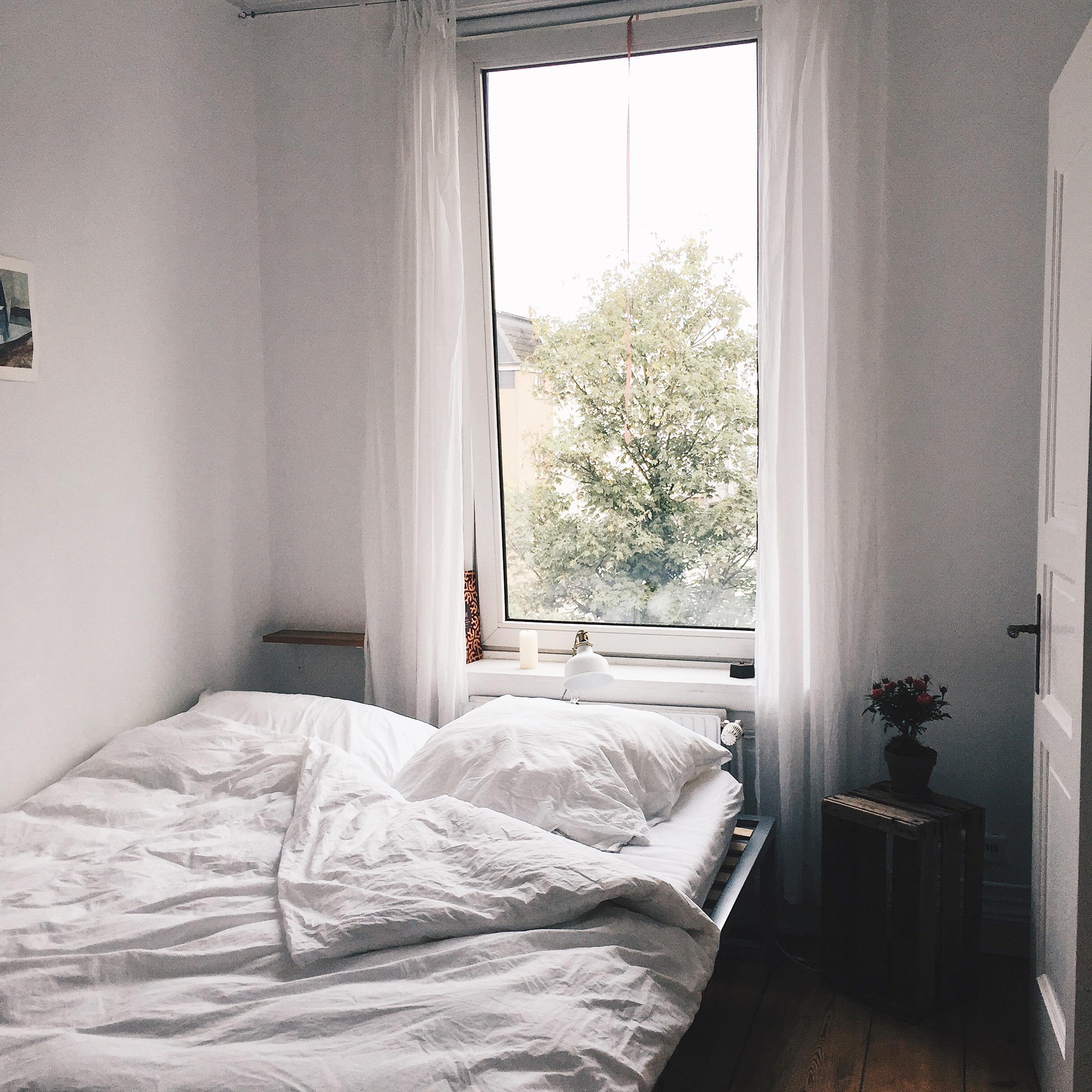 Klare Linien im Schlafzimmer. 
#minimalism #decor #interior #homesweethome 