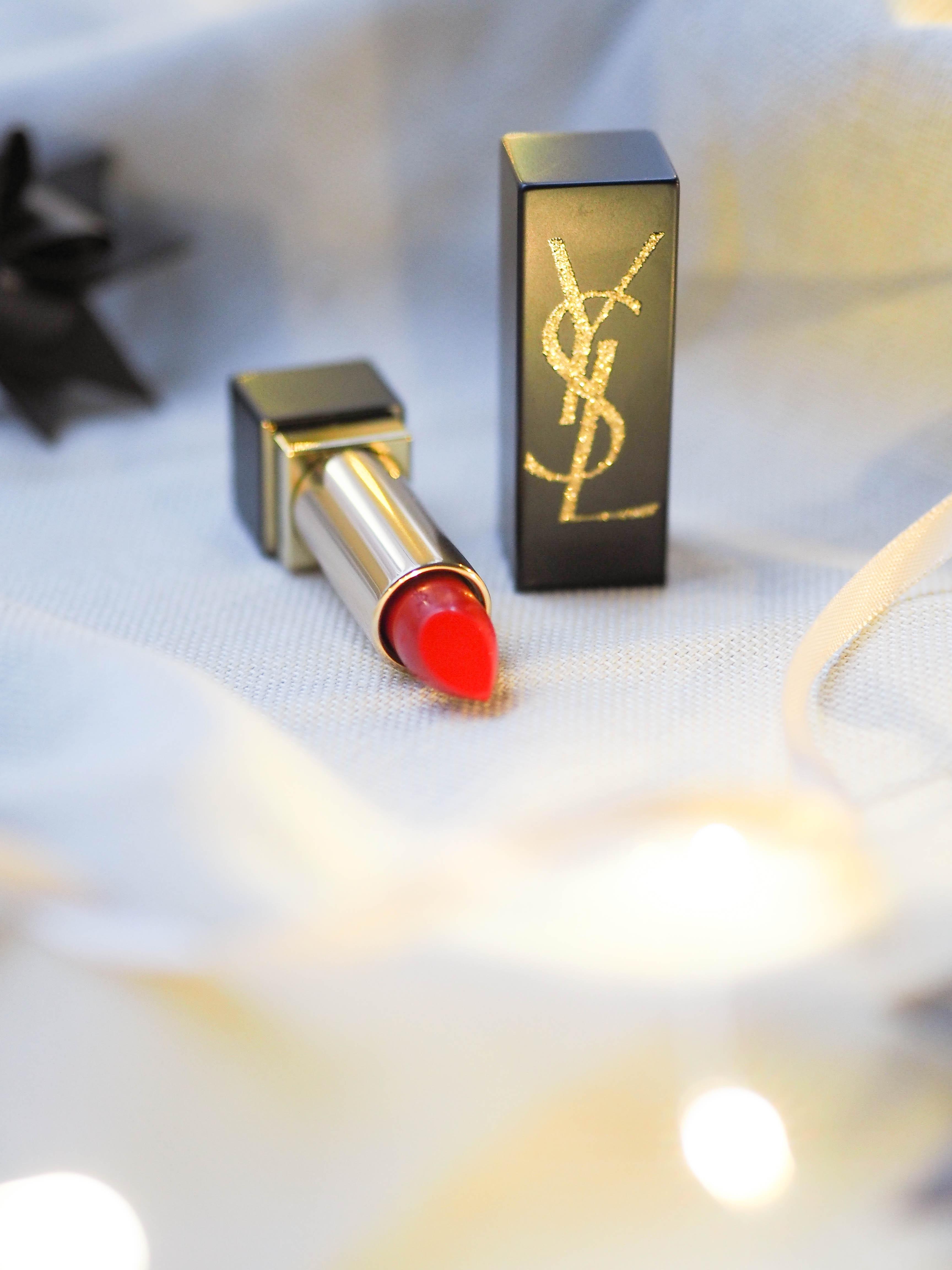 Klassiker schenken geht immer: "Rouge Pur" im Weihnachtsmantel von Yves Saint Laurent #beautylieblinge #yvessaintlaurent