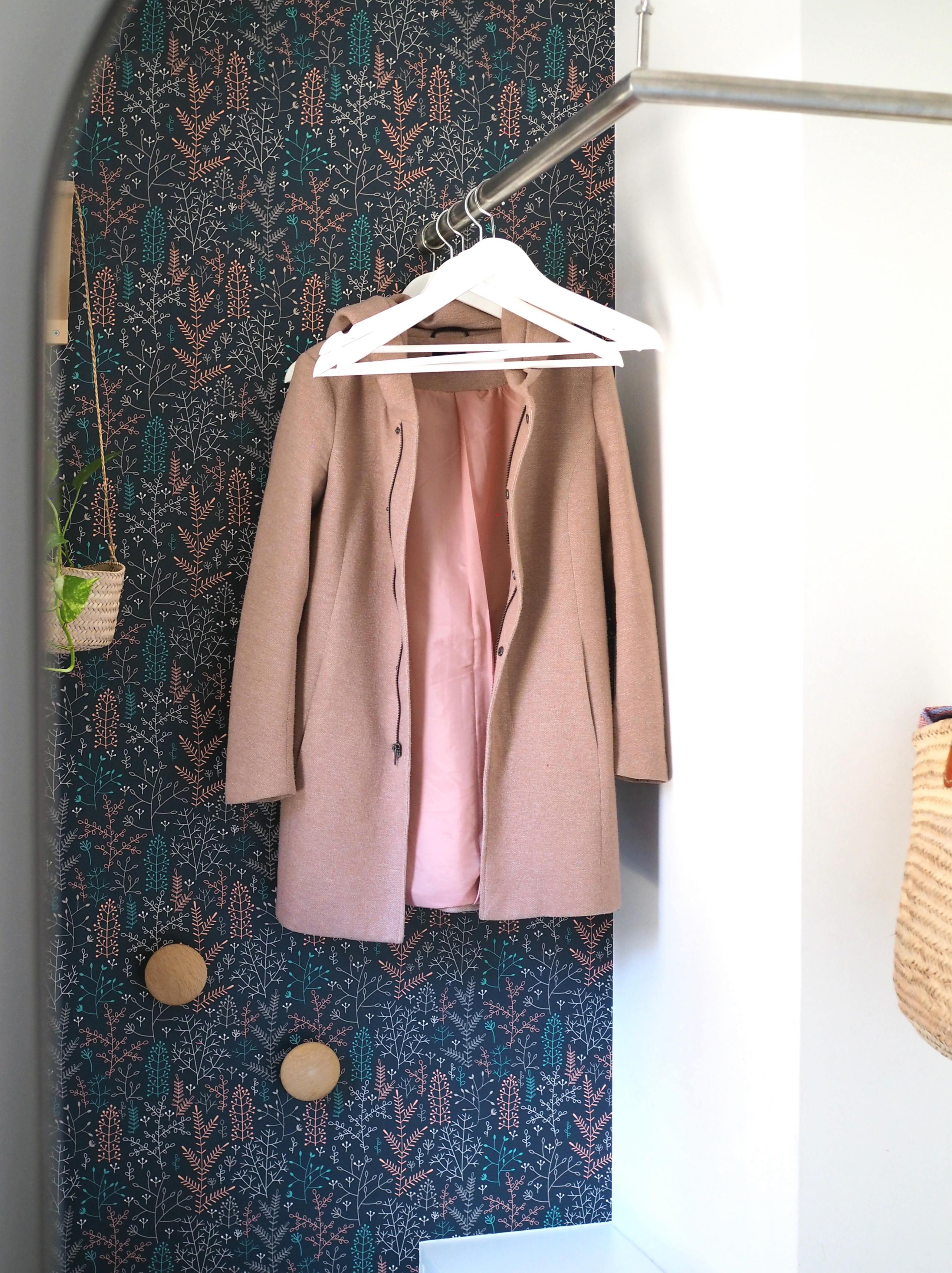 Kleine, feine Räume - da kommt es manchmal auf jeden Zentimeter an...
#garderobe #flur #diele