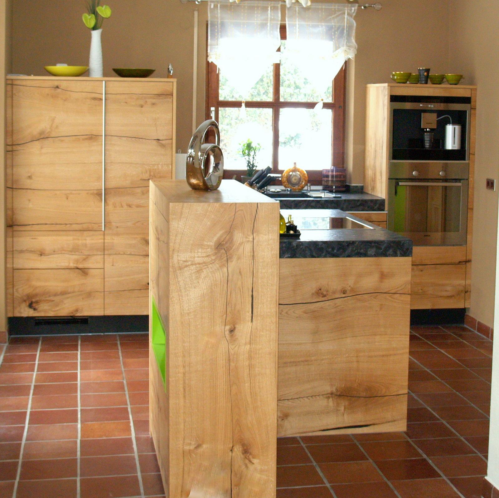 Kleine Küche - ganz groß #küche #kücheninsel #küchenblock #holzküche ©Schreinerei Eder / Eder