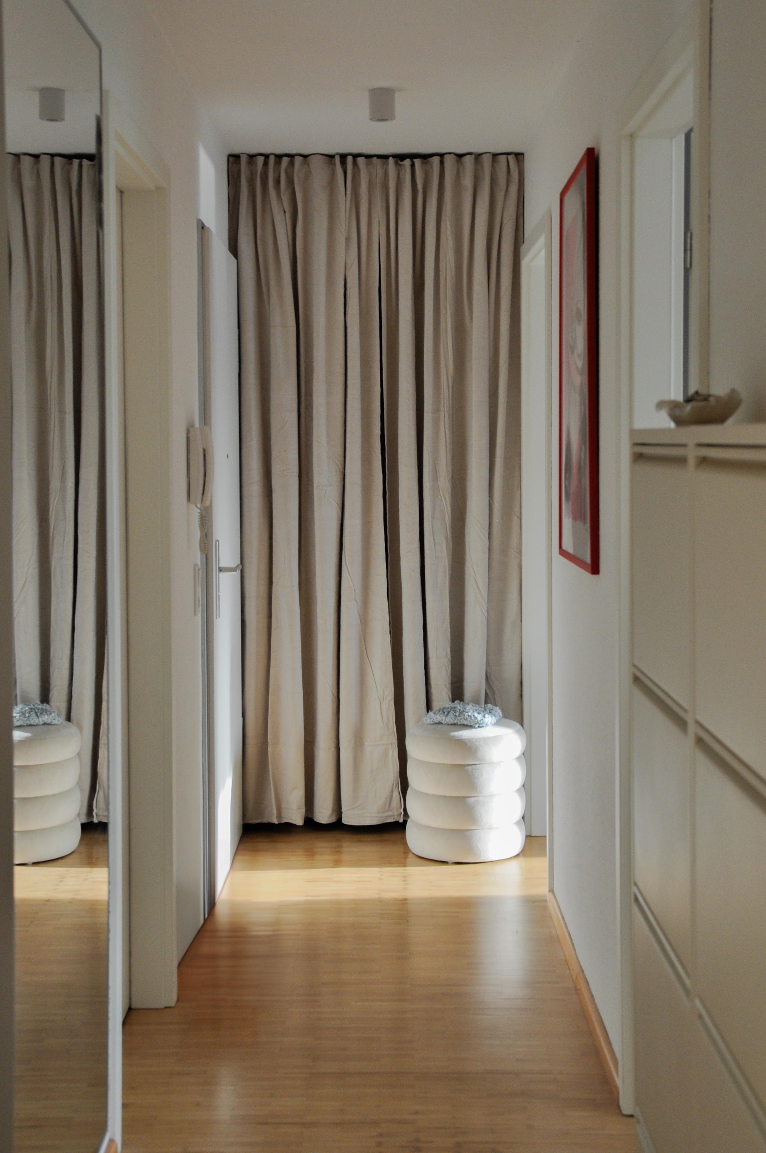 kleine Veränderung, große Wirkung 🤍 #garderobe #vorhang #gardine #flur #makeover #ikea 