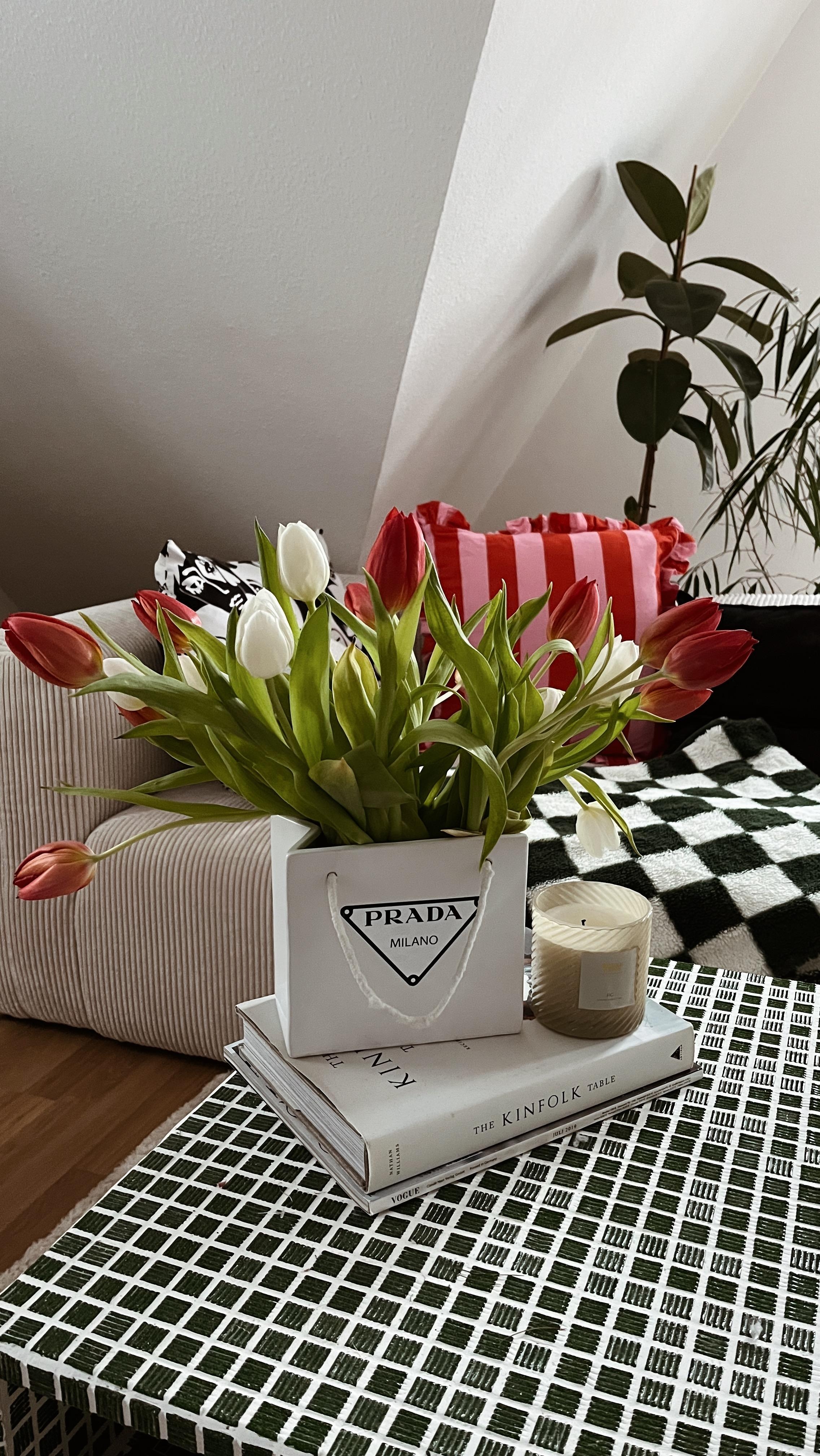 Kleines DIY: hab der Vase ein Upgrade gegeben. #taschenvase #diy #frühling