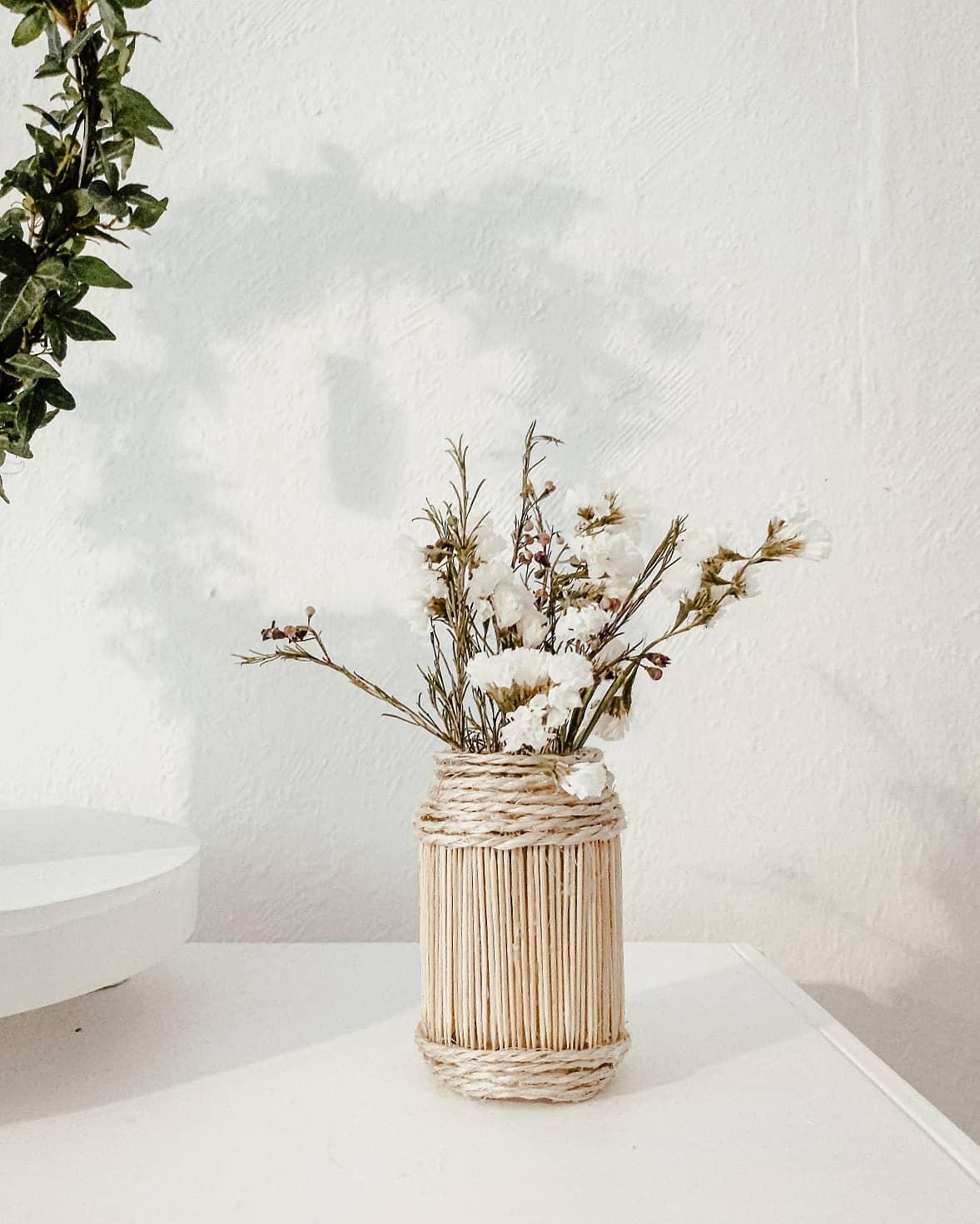 Kleines Vasen DIY zum Mittwoch ☀️🤍. #couchstyle #vasenmittwoch #diy #vase #boho