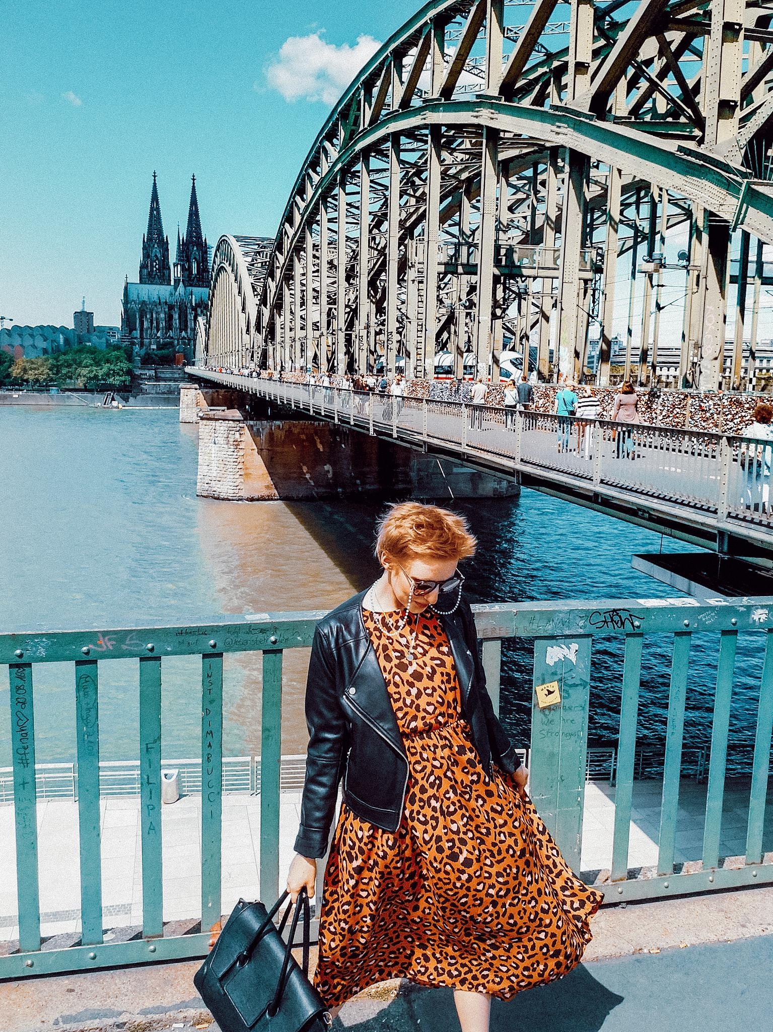 Kölnliebe 💛 #citystyle #streetstyle #summerintgecity #summerdress #animalprint #fashioncrush #fashion #oodt