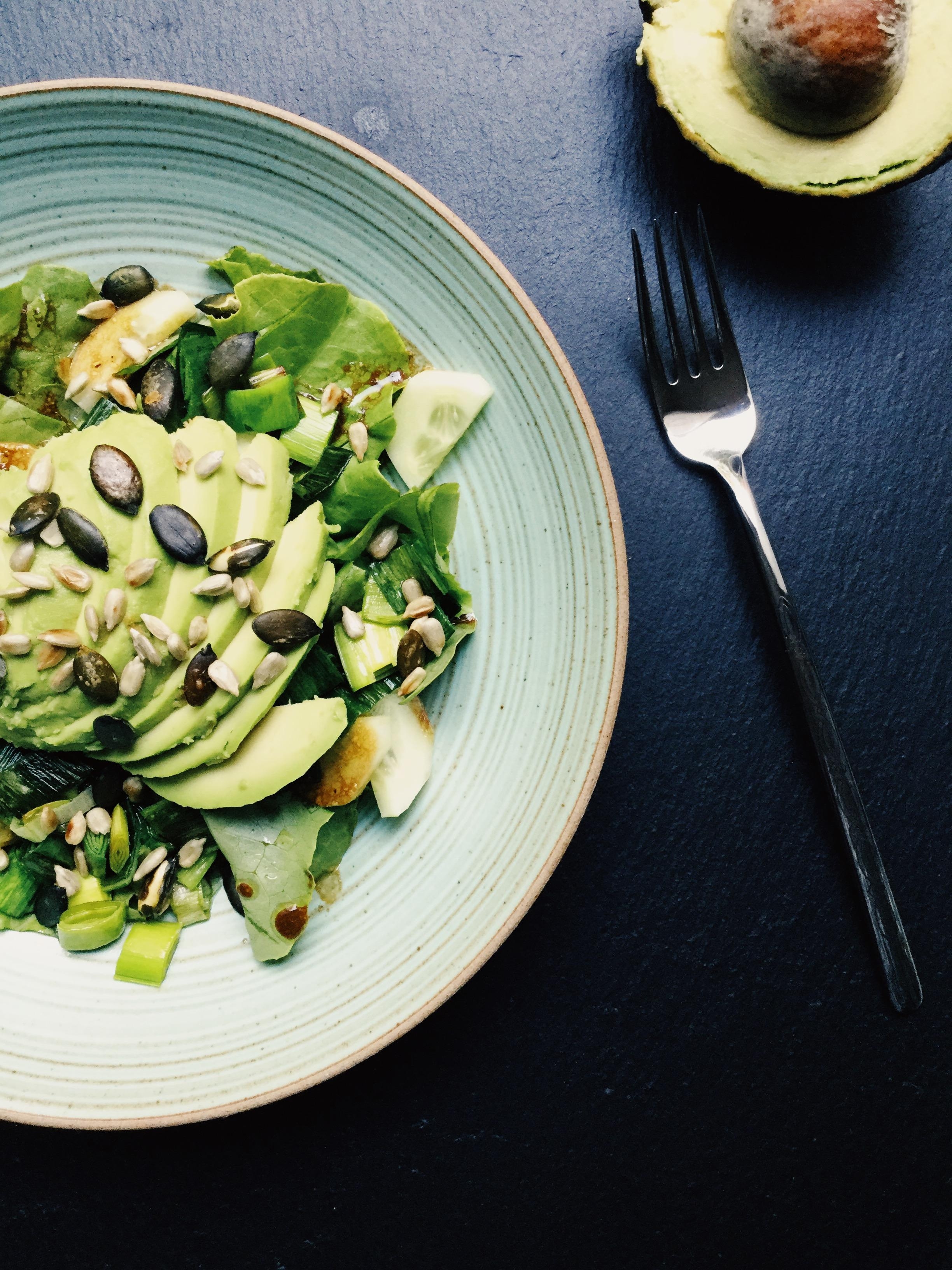 Köstlicher Salat mit Avocado 😍😋🌱#food #salat #avocado #gesund #plantbased #vegetarisch