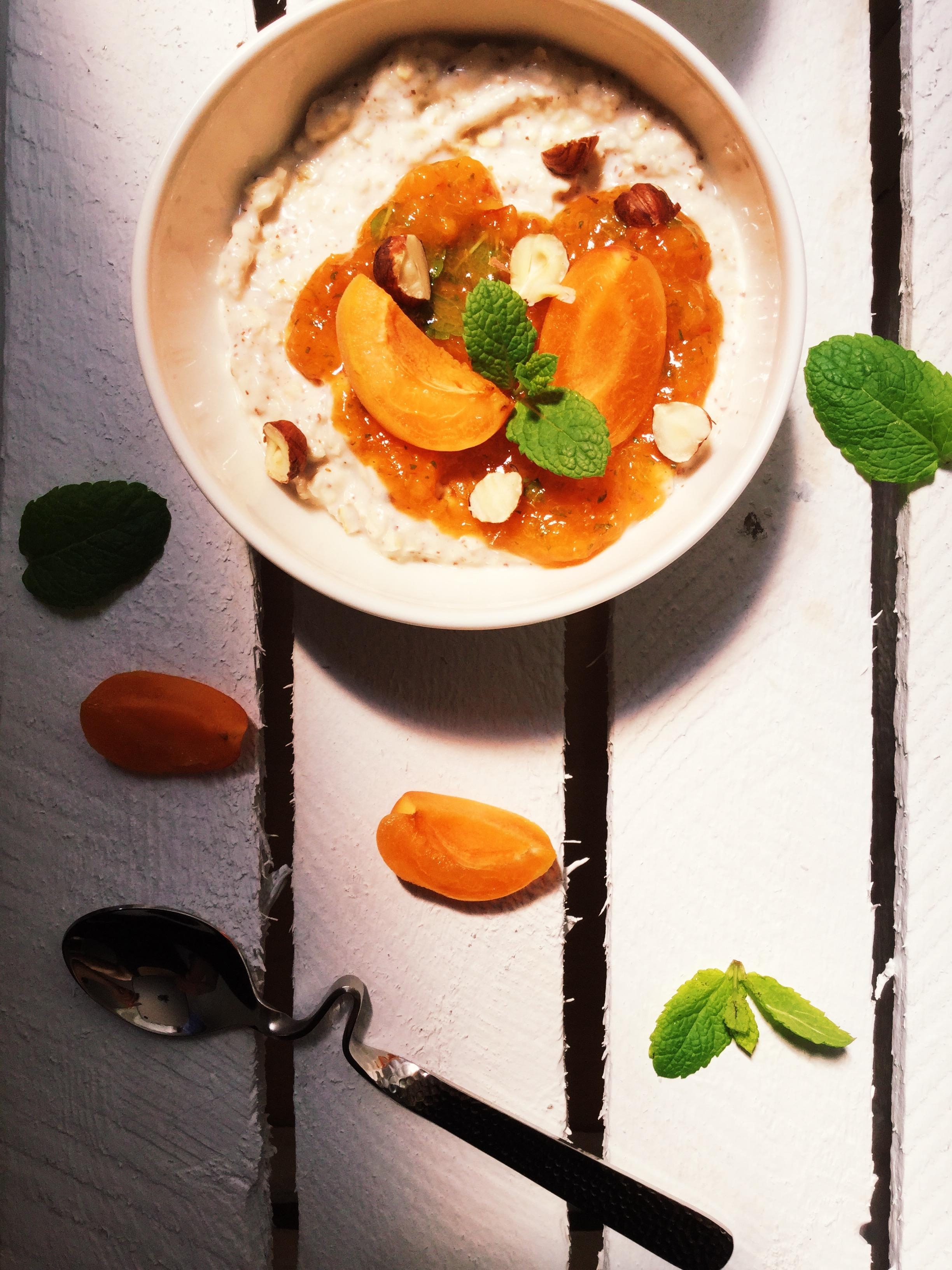 Köstlicher Start in den Tag 😋🌱🍑 #food #aprikosen #kreativ #foodphotography #vegan #gesund #lecker #frühstück