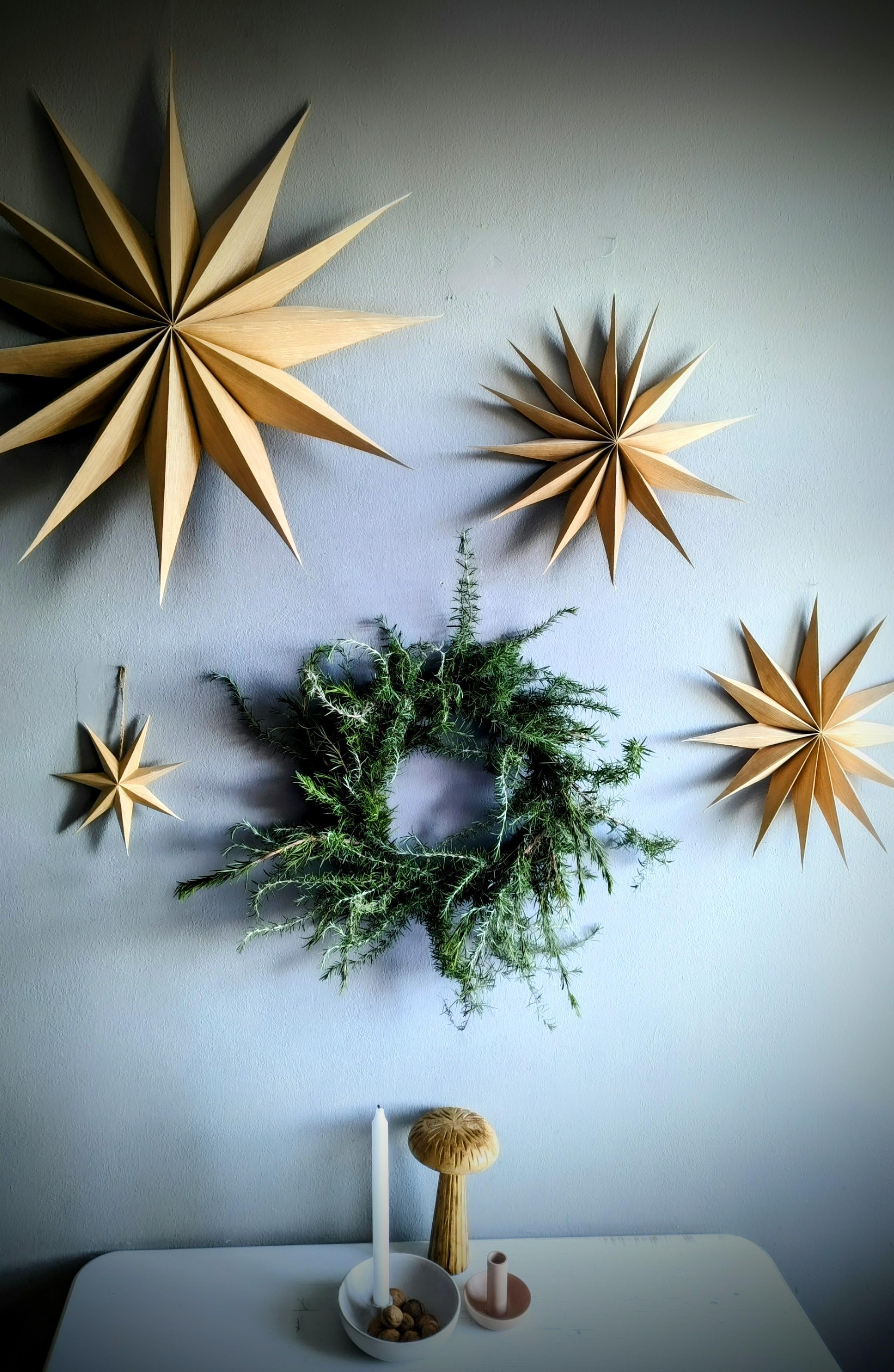 #Kranz # Rosmarin #Adventszeit
#Küchenwand mit Sternen
