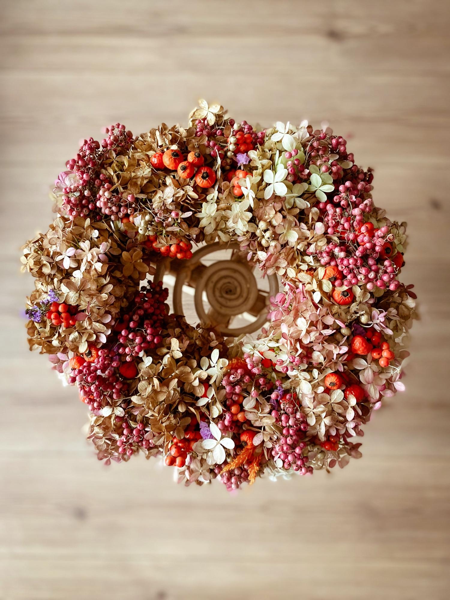 Kranzliebe 
#wreath#kranz#diy#advent#dekoideen#selbstgebunden#lovelydecor