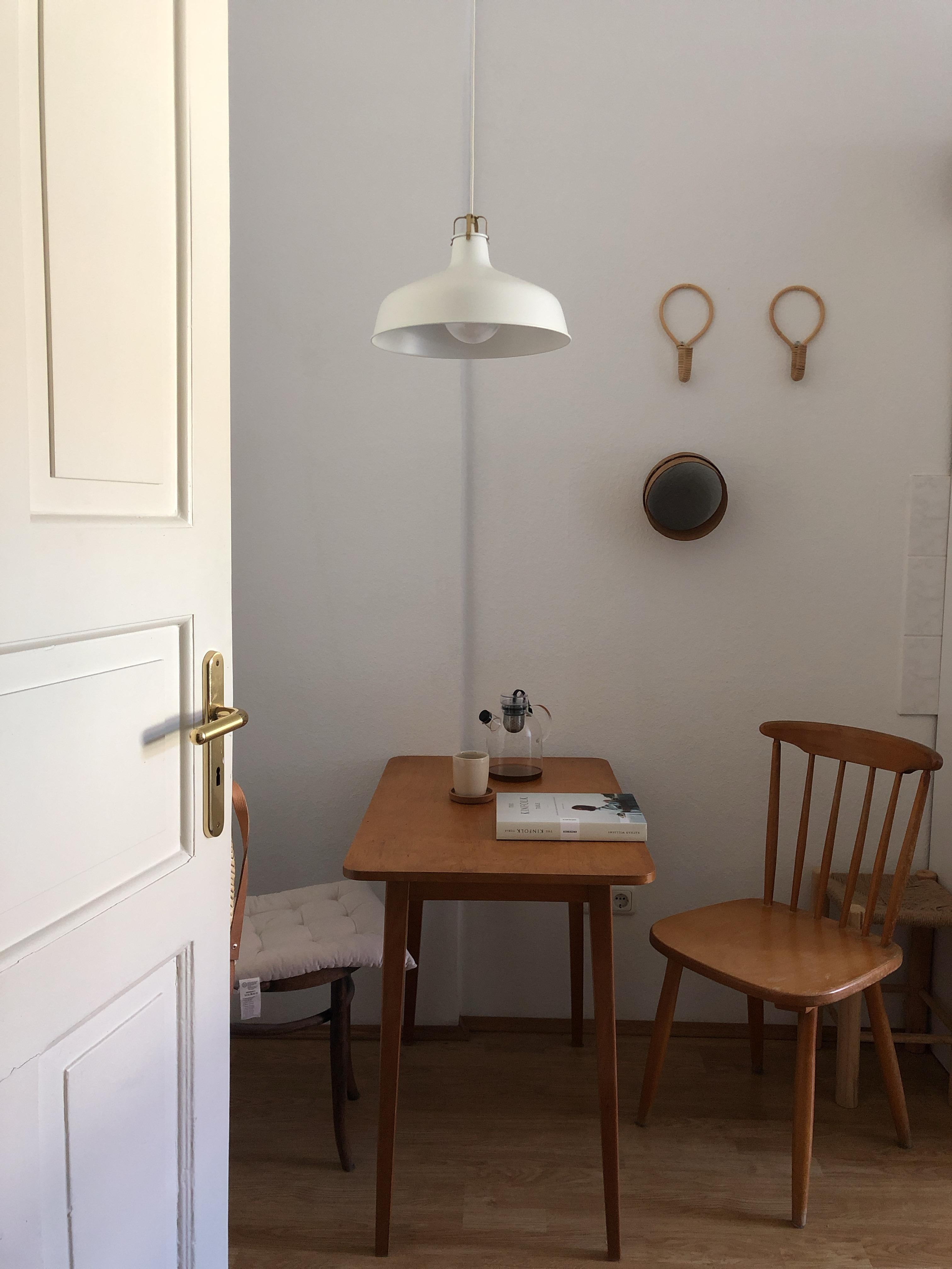 #küche #altbau #altemöbel #minimalistisch #sitzecke