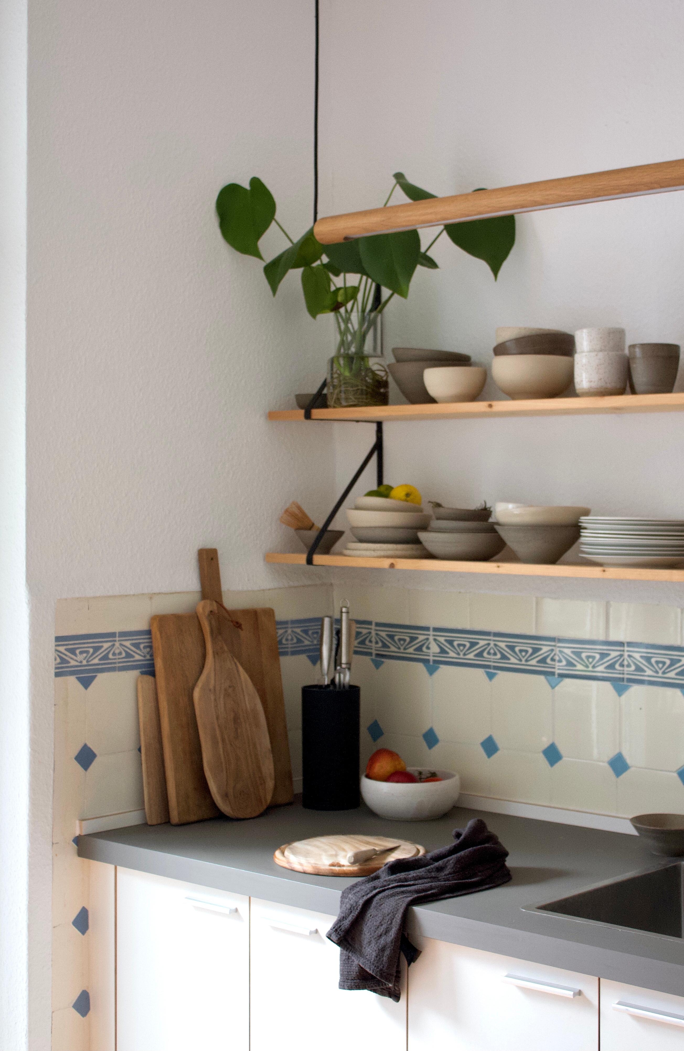 #küche #altbau #fliesen #lampendesign #keramik #diy #handmade #regal 