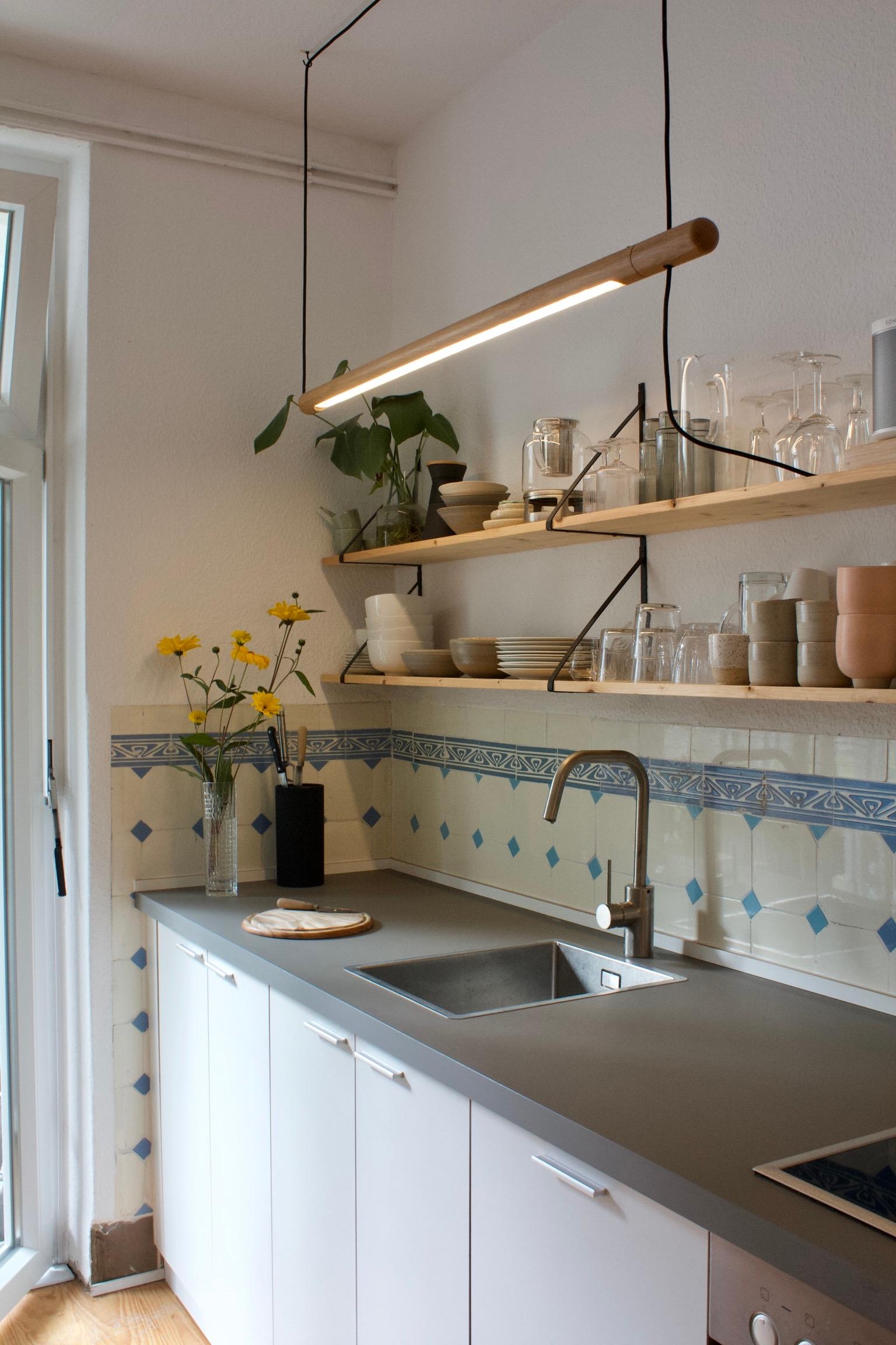 #küche #altbaufliesen #fliesen #lampendesign #diy #regal #keramik #lampe 