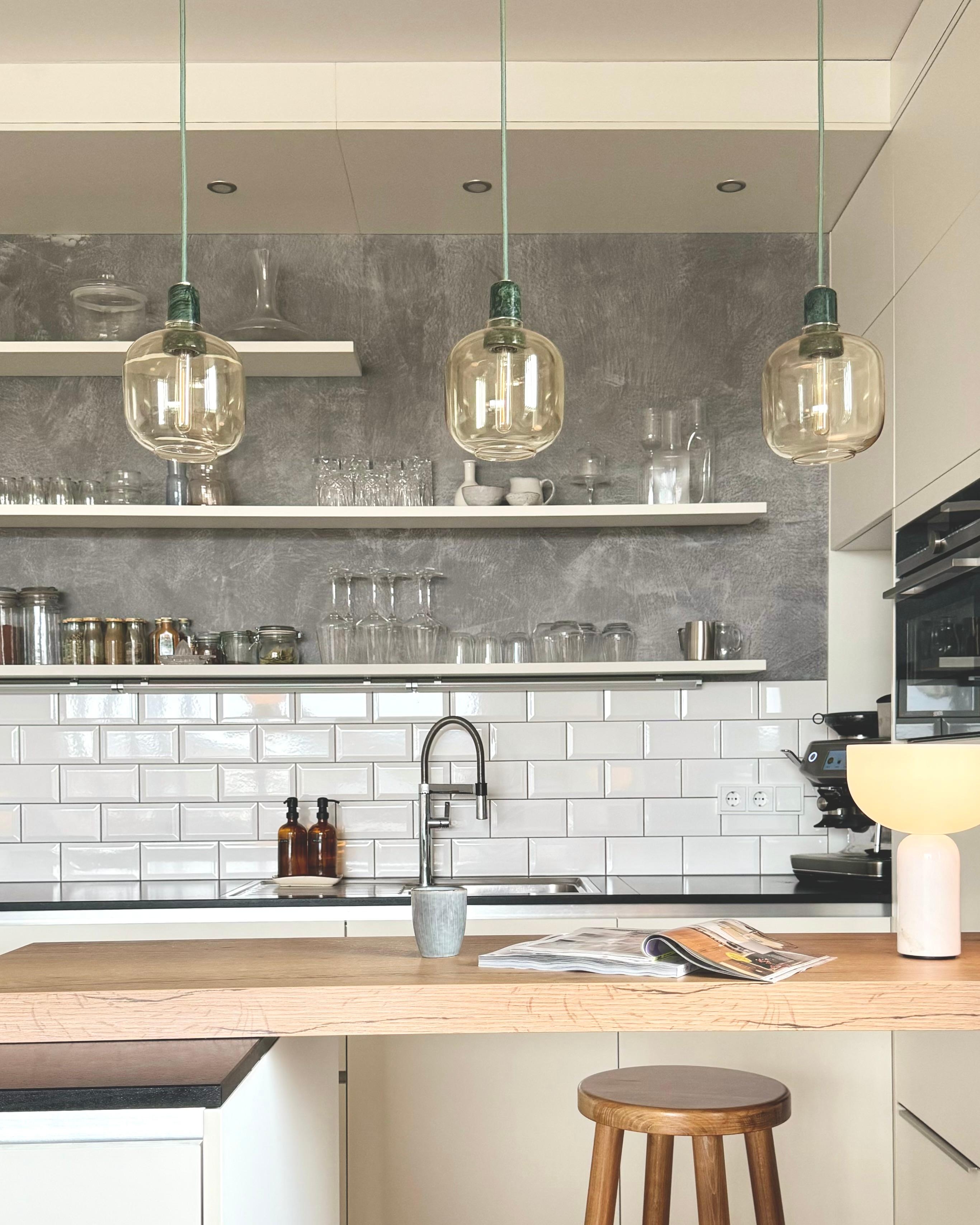 #küche #bar #kizu #industrial #metrofliesen #granit #beton #sichtbeton #kaffee #keramik #lampe